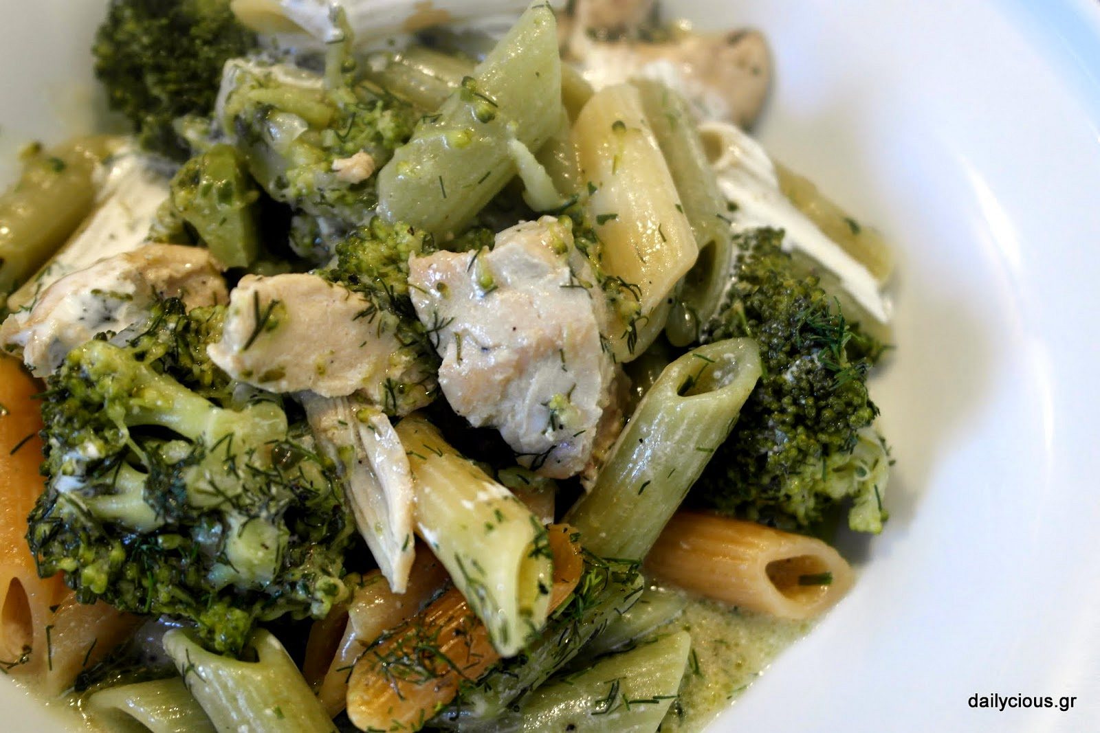 Λαχταριστές μπουκιές κοτόπουλου με πένες, μπρόκολο και τυρί κρέμα