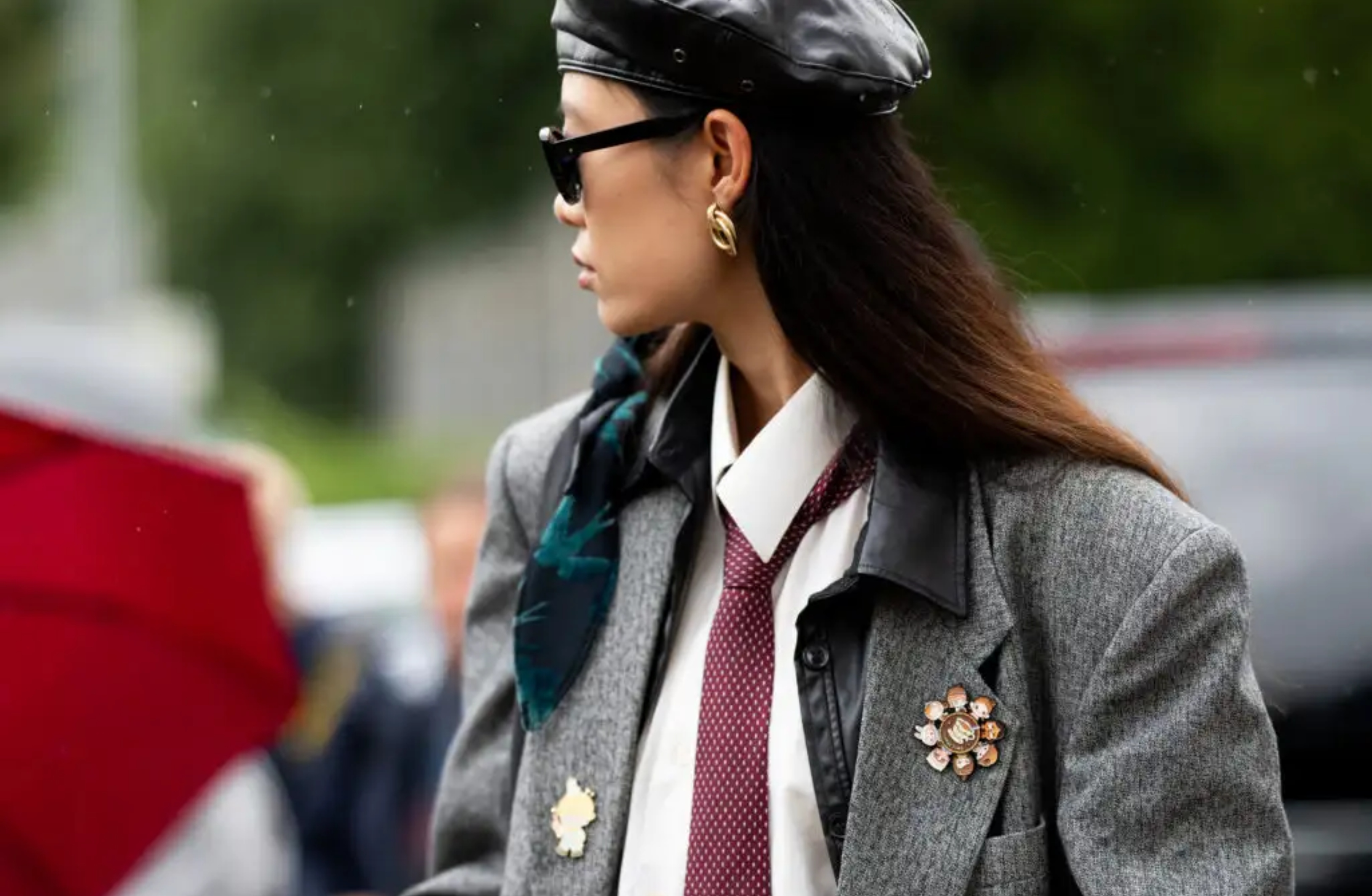 Καρφίτσα: Το πιο μικρό αξεσουάρ κάνει τη μεγαλύτερη διαφορά στο στιλ