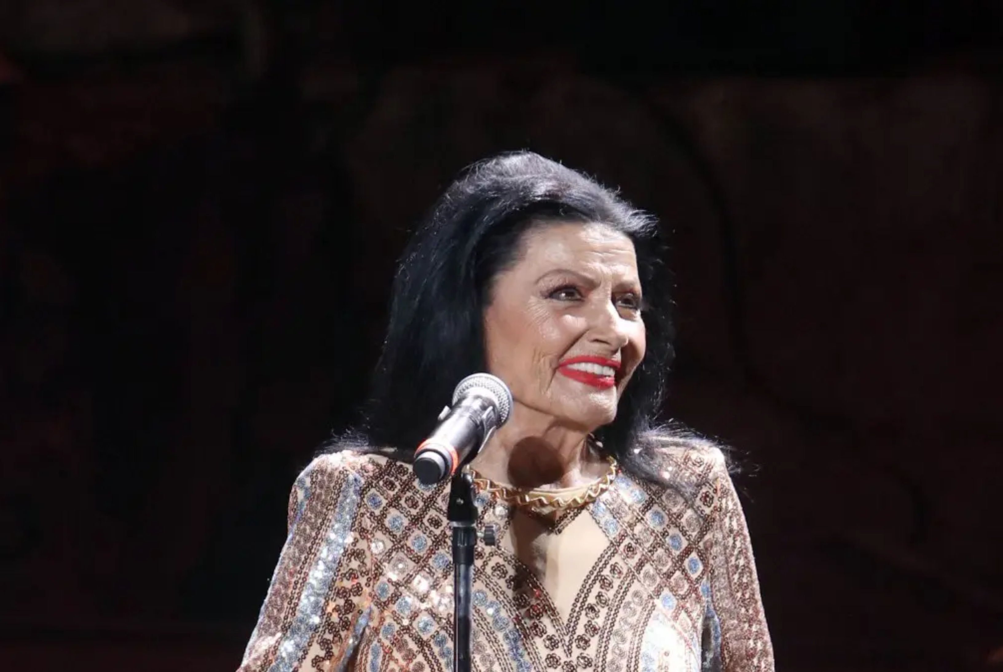 Σαπουντζάκη: Eξιτήριο από το νοσοκομείο – Η ενόχλησή της για δημοσιεύματα που την ήθελαν να έχει πεθάνει