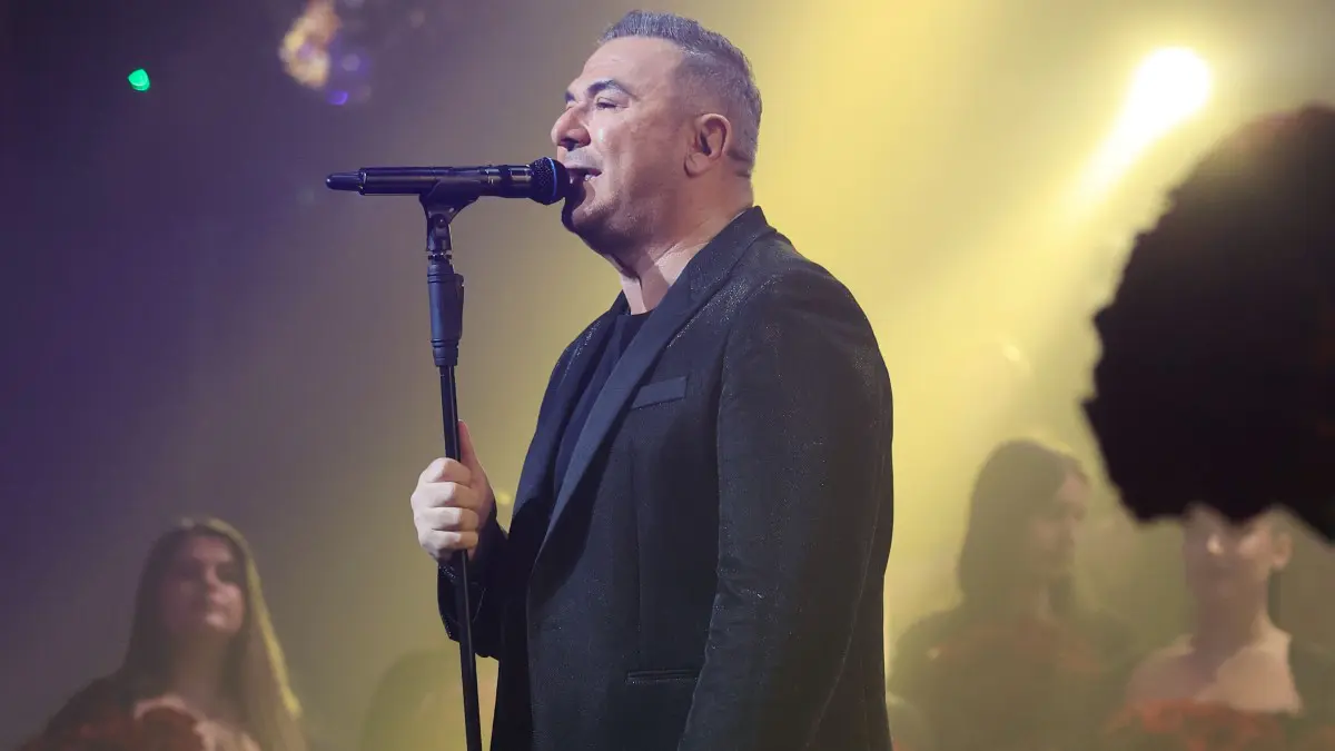 Αντώνης Ρέμος: Ακύρωσε τις εμφανίσεις του στο νυχτερινό κέντρο που τραγουδά με τον  Μάστορα – Tι συνέβη