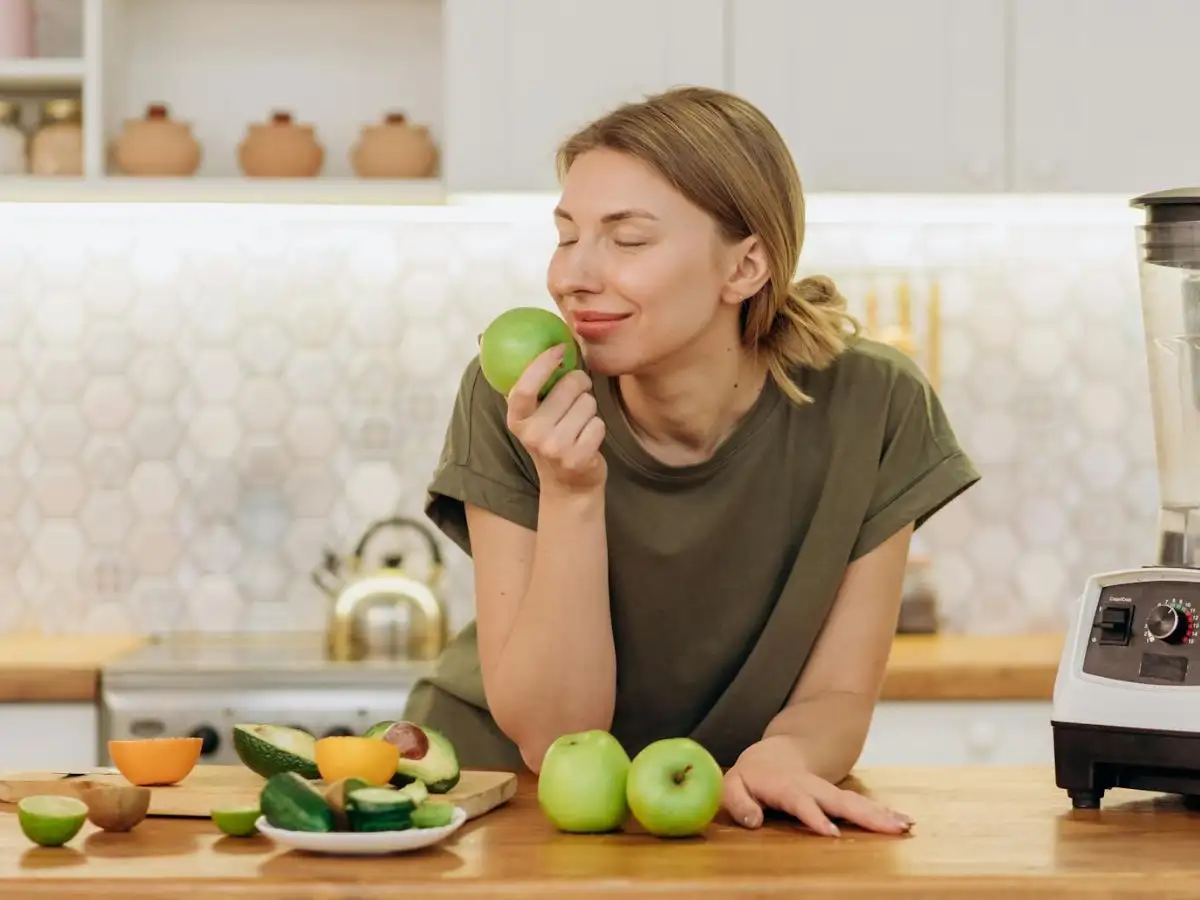 Detox μετά τις γιορτές: Όλα όσα χρειάζεται να κάνεις για να επιστρέψεις στις συνήθειές σου