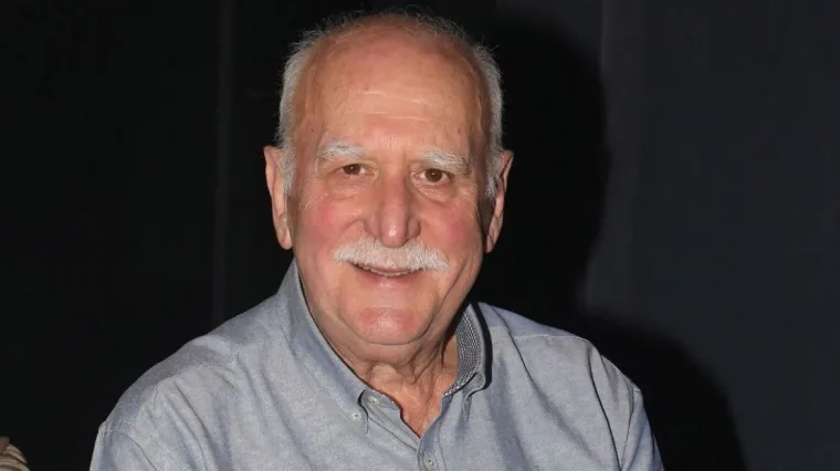 Γιώργος Παπαδάκης: Η διαδρομή του «πατριάρχη» της πρωινής ενημερωτικής ζώνης και οι τρεις γιοι