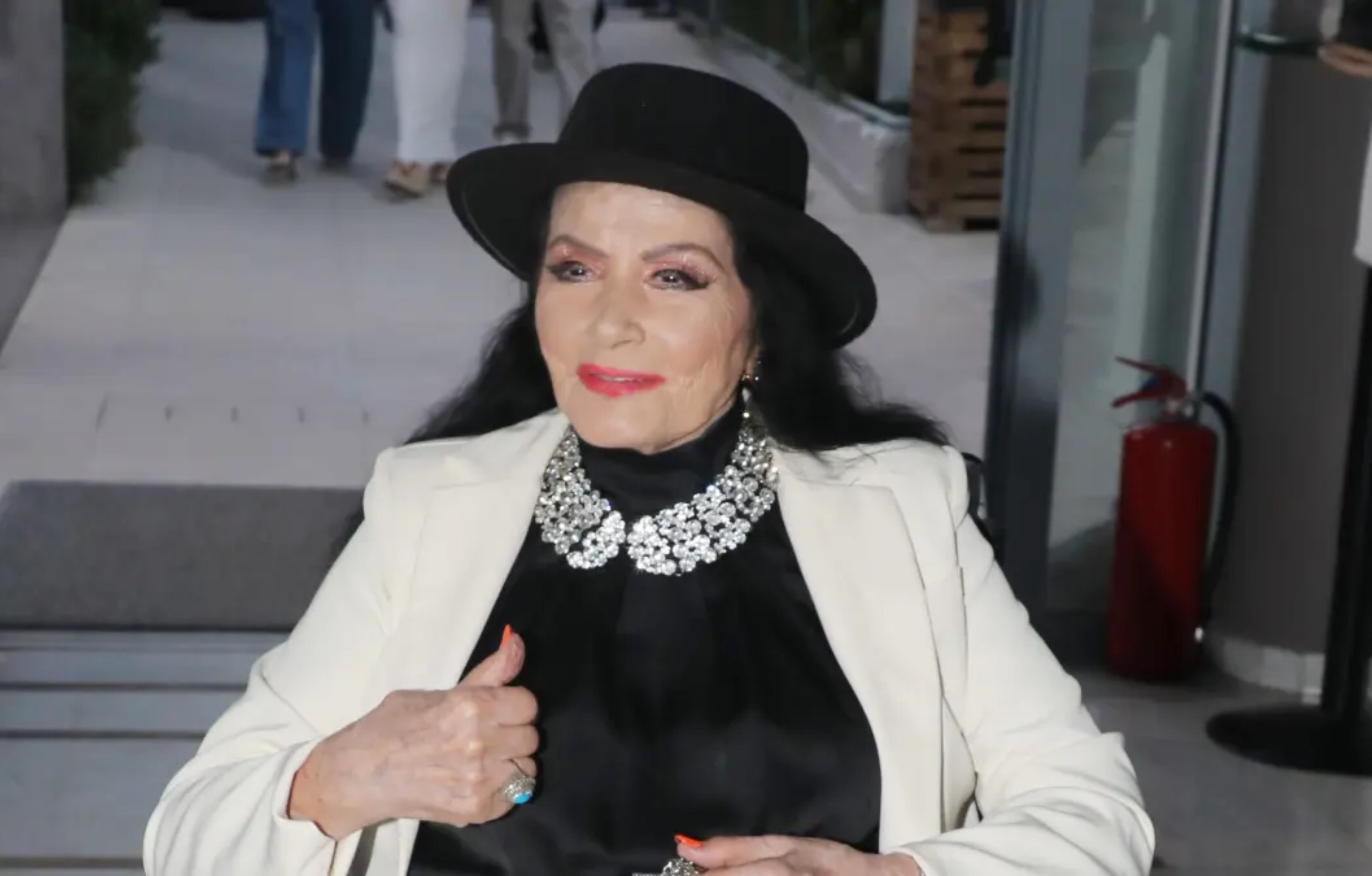 Εκτάκτως στο νοσοκομείο η Ζωζώ Σαπουντζάκη – Ποια είναι η κατάσταση υγείας της;