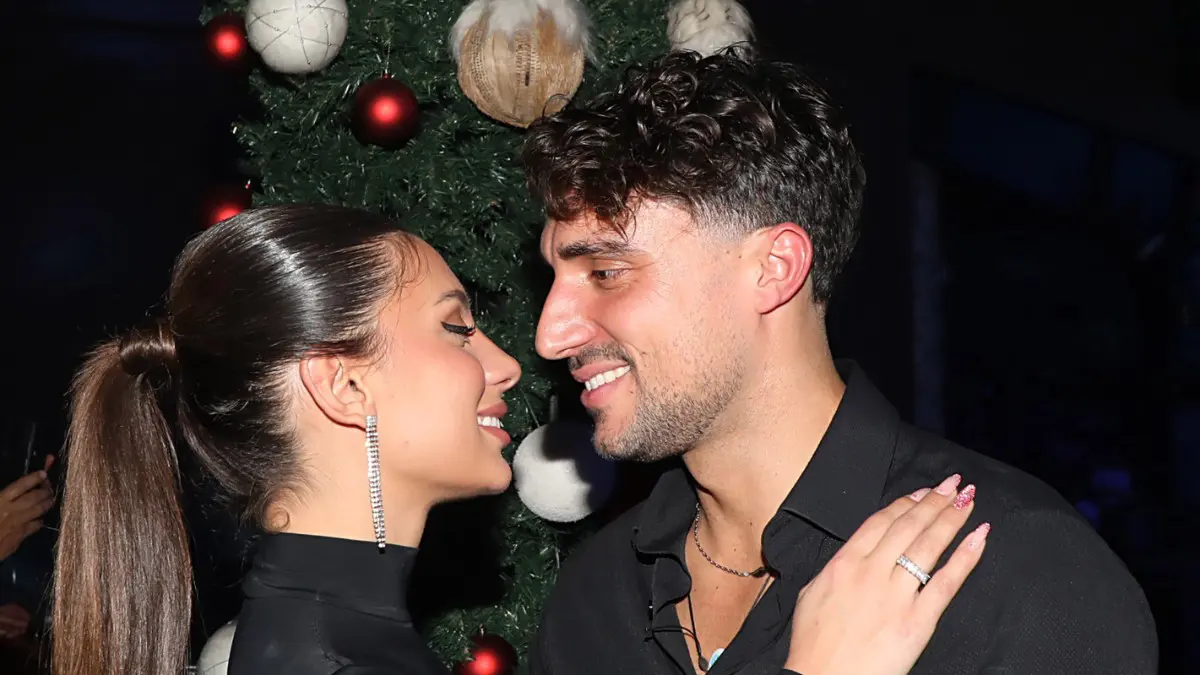 O Σάκης Κατσούλης θα γίνει μπαμπάς και πλέει σε πελάγη ευτυχίας (ΦΩΤΟ)