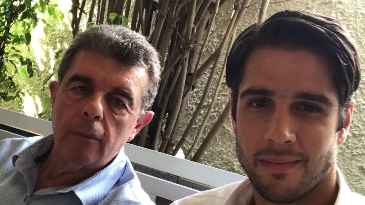 Βασίλης Σίμος: Σκοτώθηκε σε τροχαίο ο πατέρας του – «Να μην το ζήσει άνθρωπος αυτό»