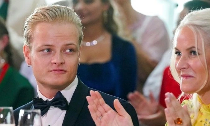 Σκάνδαλο στη Νορβηγία: Υπό κράτηση ο γιος της πριγκίπισσας λόγω νέων κατηγοριών