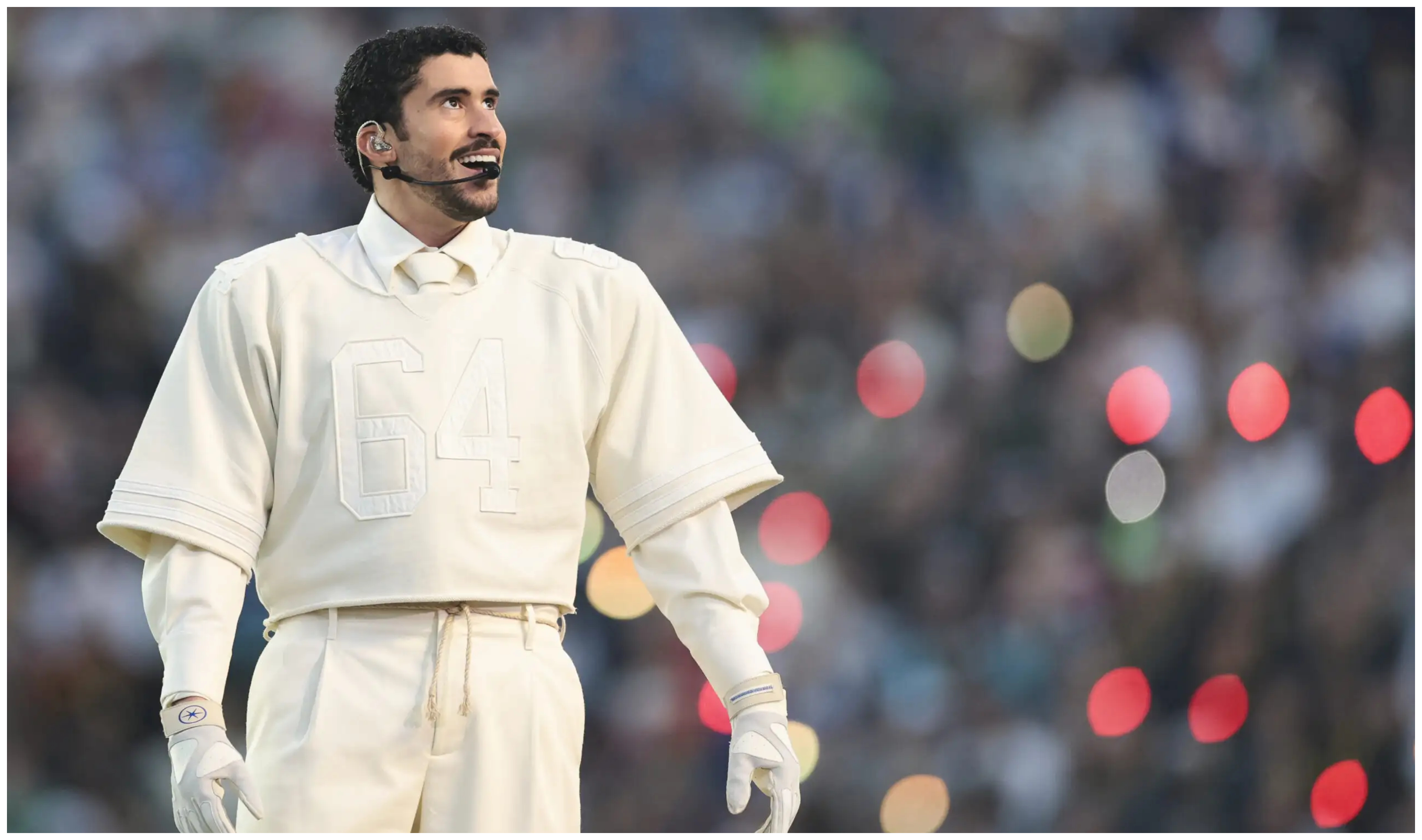 Bad Bunny: Εμφανίστηκε στη σκηνή του Super Bowl 2026 φορώντας… ZARA!