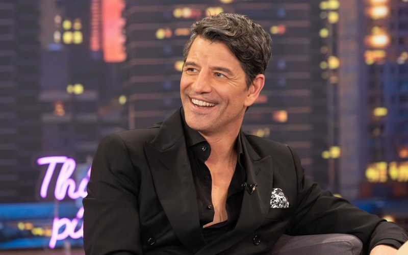 Ο πατέρας του Σάκη Ρουβά πρωταγωνιστεί σε θεατρική παράσταση