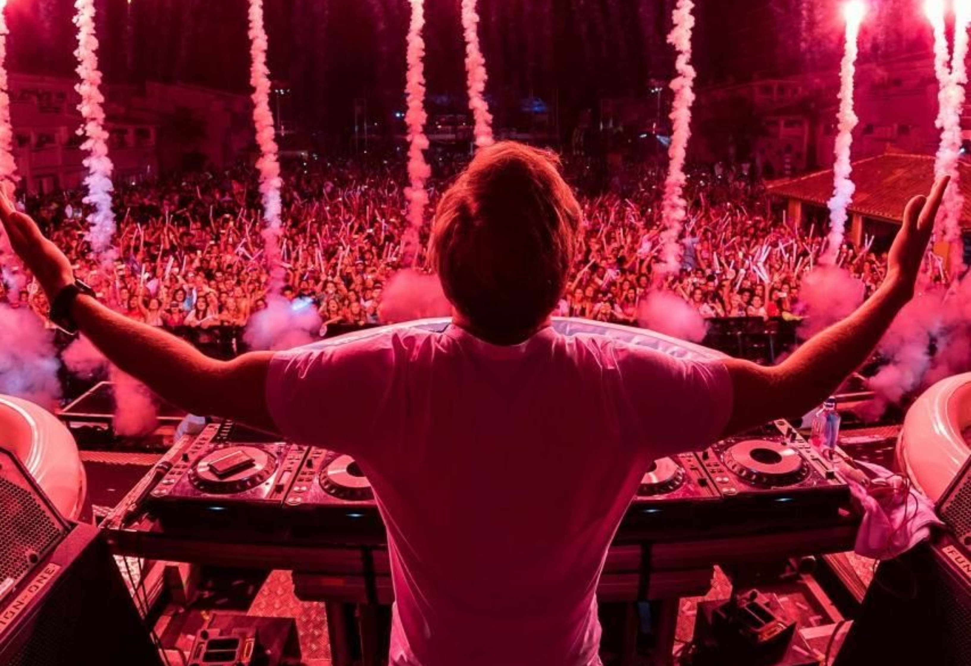 Πασίγνωστος μουσικός παραγωγός και DJ έγινε πατέρας! – Αυτό είναι το φύλο του μωρού (ΦΩΤΟ)