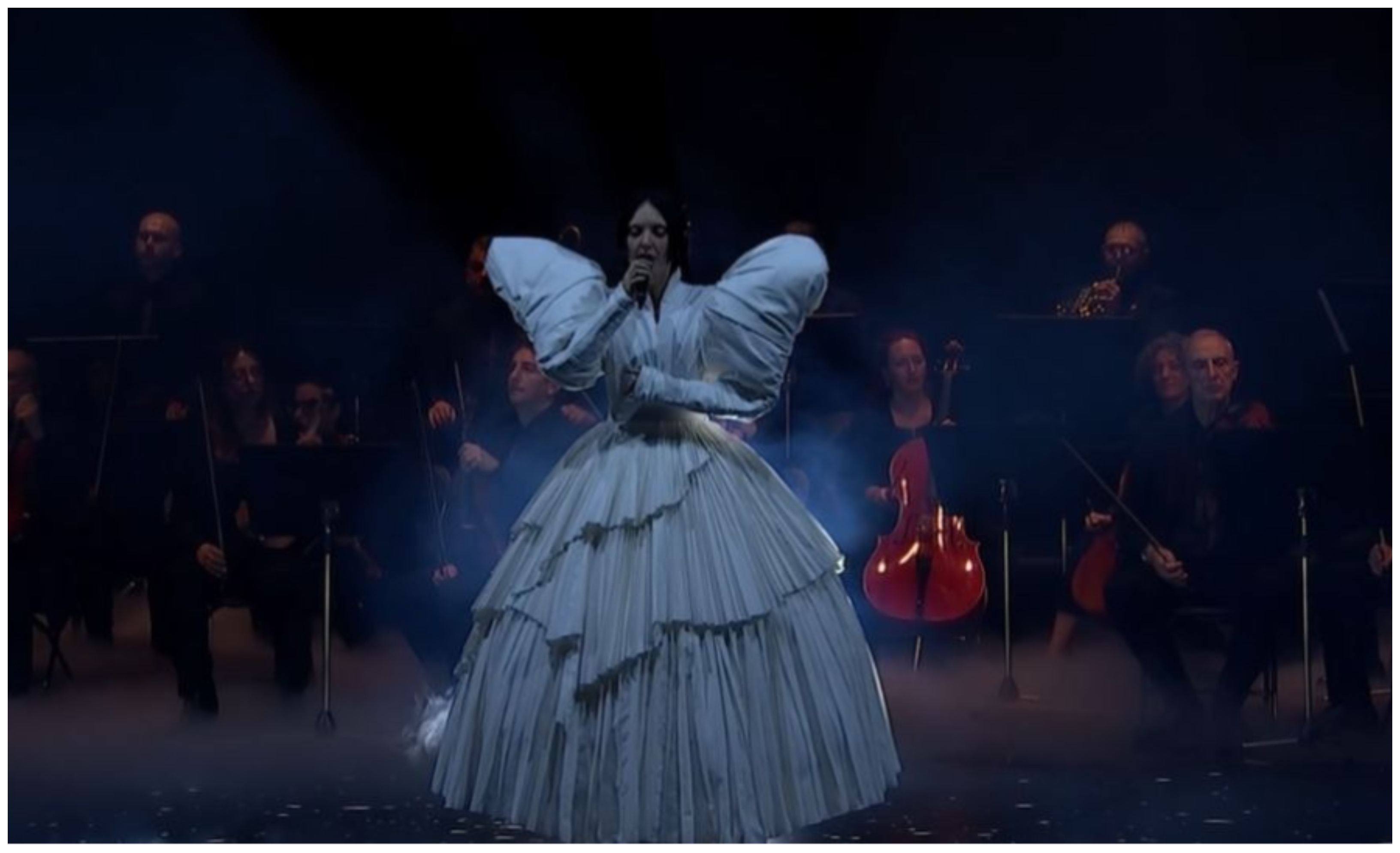 Μάγεψε η Tamta με μια avant garde εμφάνιση στο “Sing for Greece”