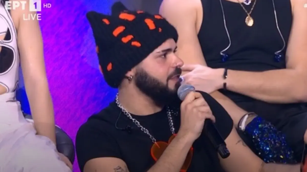 Akylas: Η μαμά του στο πλευρό του στον ελληνικό τελικό – Με κλάματα ο τραγουδιστής