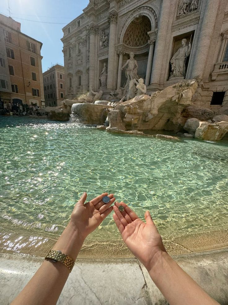 Φοντάνα ντι Τρέβι: 2 ευρώ για να ρίξεις νόμισμα – Το τέλος κατά του υπερτουρισμού στη Ρώμη