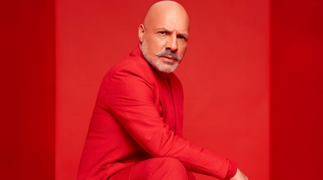 Ο Νίκος Μουτσινάς επιστρέφει στην τηλεόραση – Όλες οι λεπτομέρειες