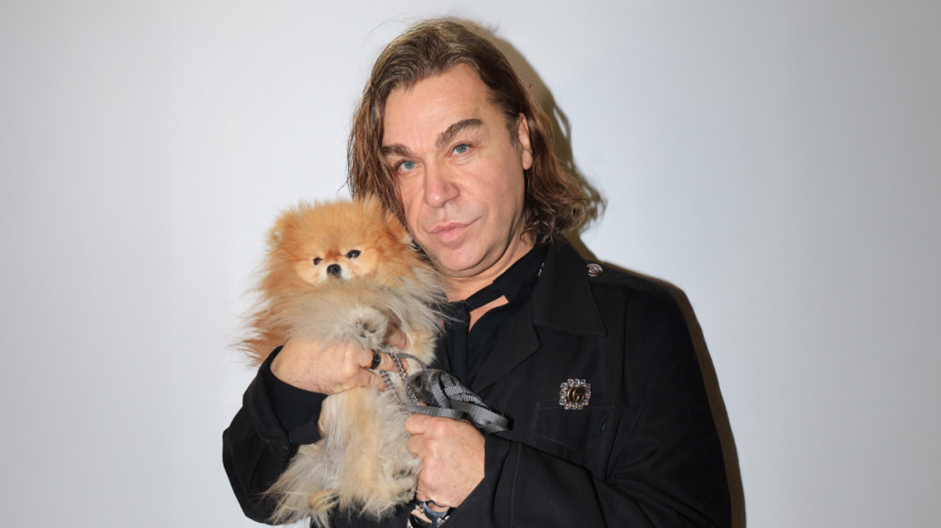 Τρύφωνας Σαμαράς: Σκοτώθηκε η σκυλίτσα του στα παρασκήνια του J2US – H σοκαριστική στιγμή