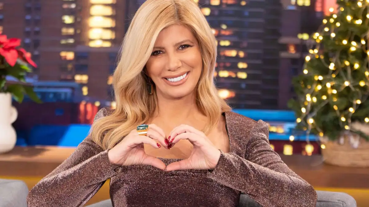 Ζήνα Κουτσελίνη: Επέστρεψε με το… τραγούδι της και νέο βίντεο που έχει γίνει ήδη viral (ΒΙΝΤΕΟ)