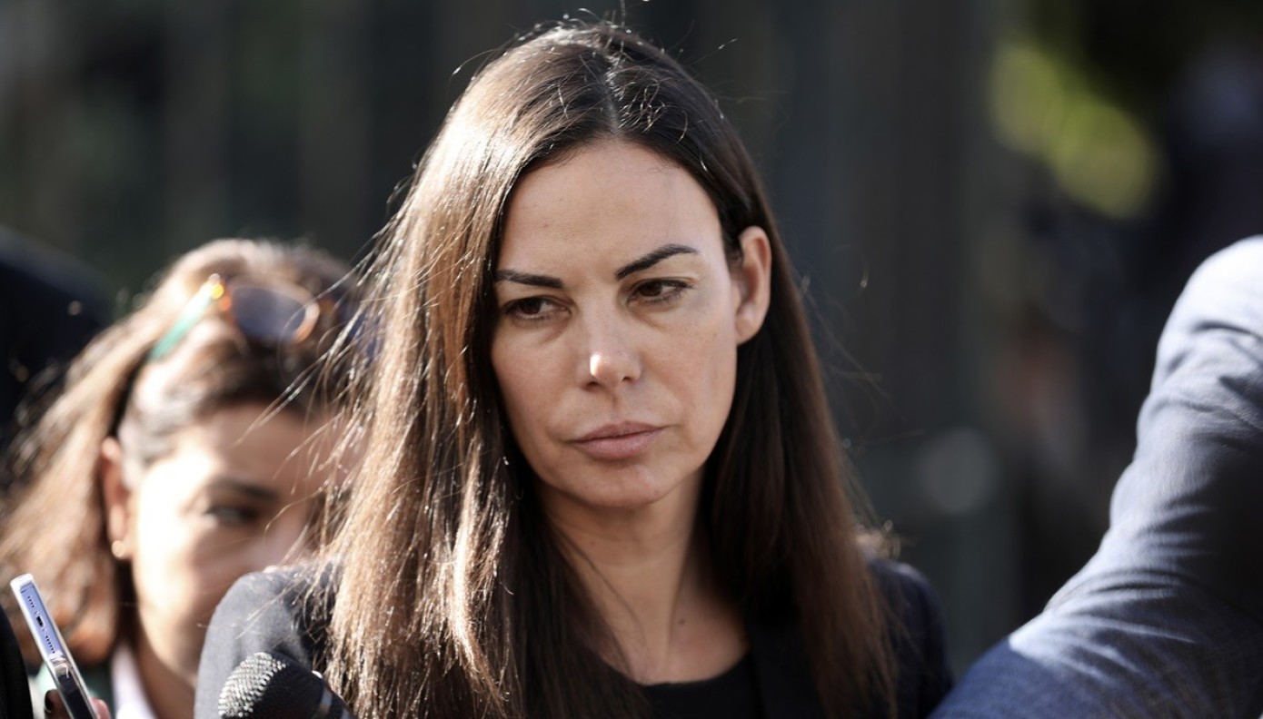 Εύη Βατίδου: Με τα παιδιά της στο ετήσιο μνημόσυνο του Αλέξη Κούγια (ΦΩΤΟ)