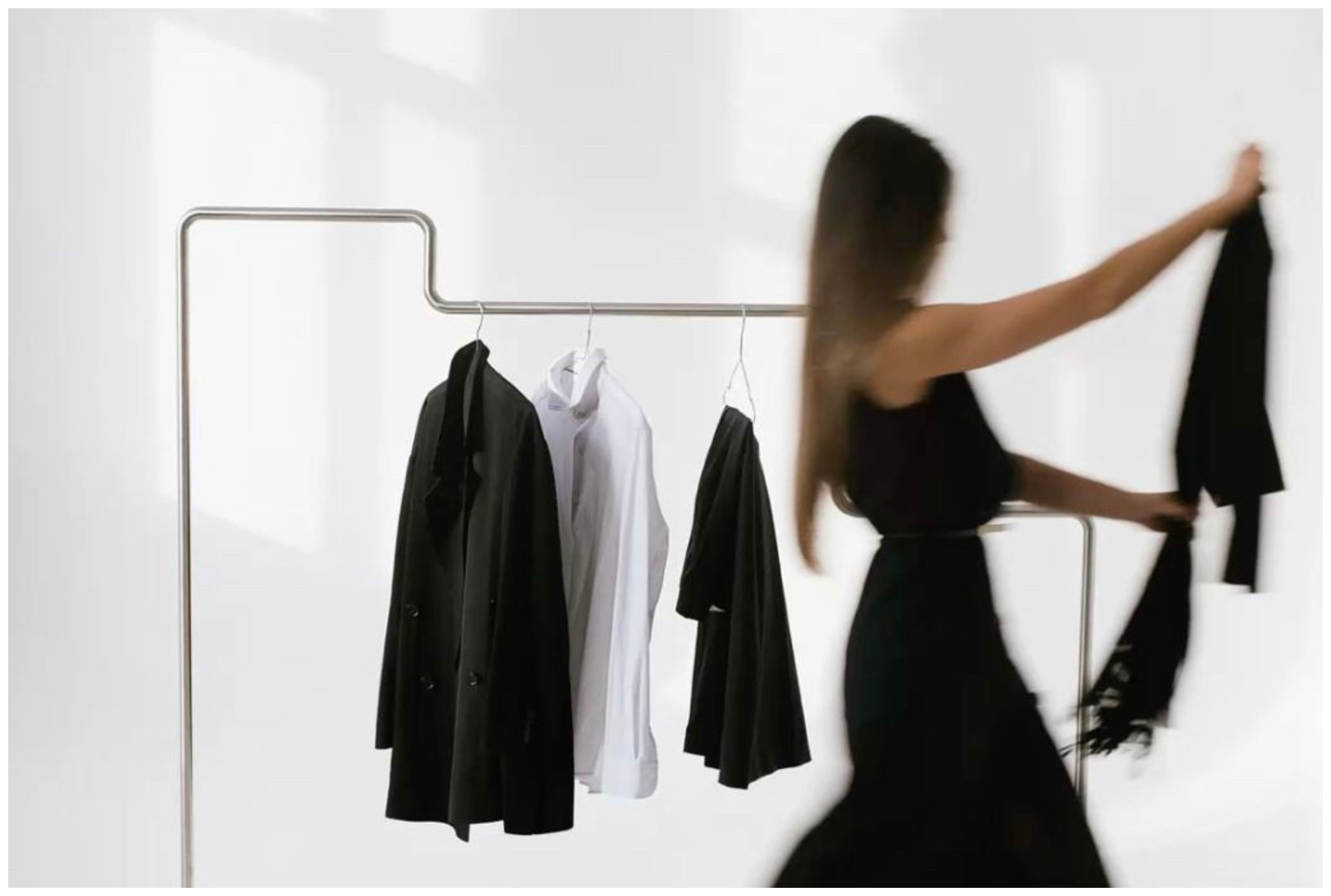 Μινιμαλισμός στα ρούχα: 5 κομμάτια που αρκούν για μια κομψή ντουλάπα