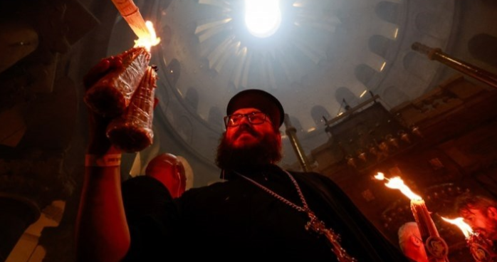 Αγωνία για το Άγιο Φως λόγω του πολέμου στη Μέση Ανατολή – Ο σχεδιασμός για το πώς θα έρθει στην Ελλάδα