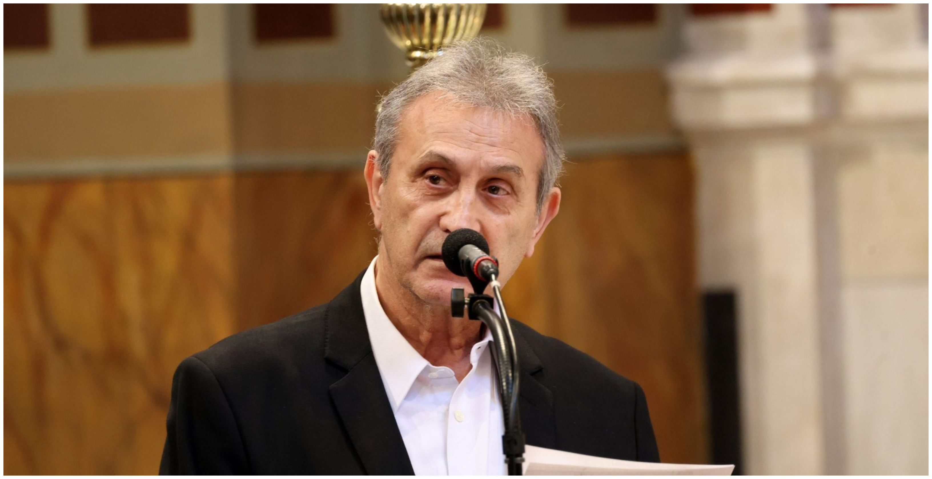 Μαρινέλλα: Καθηλωτικός ο Γιώργος Νταλάρας στον επικήδειο για τη σπουδαία ερμηνεύτρια – «Καλό ταξίδι, μάνα»