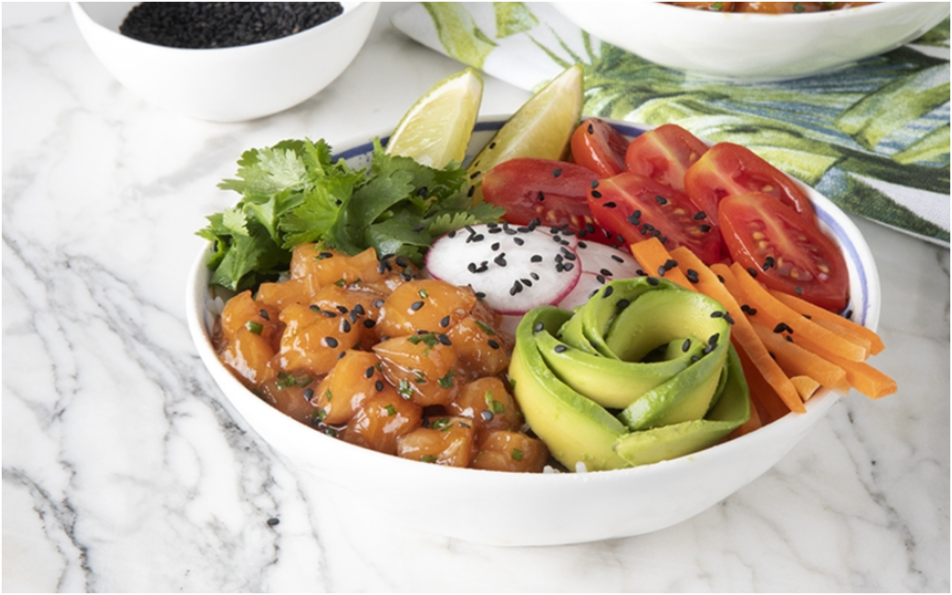 Nόστιμη συνταγή για poke bowl με ταρτάρ σολομού