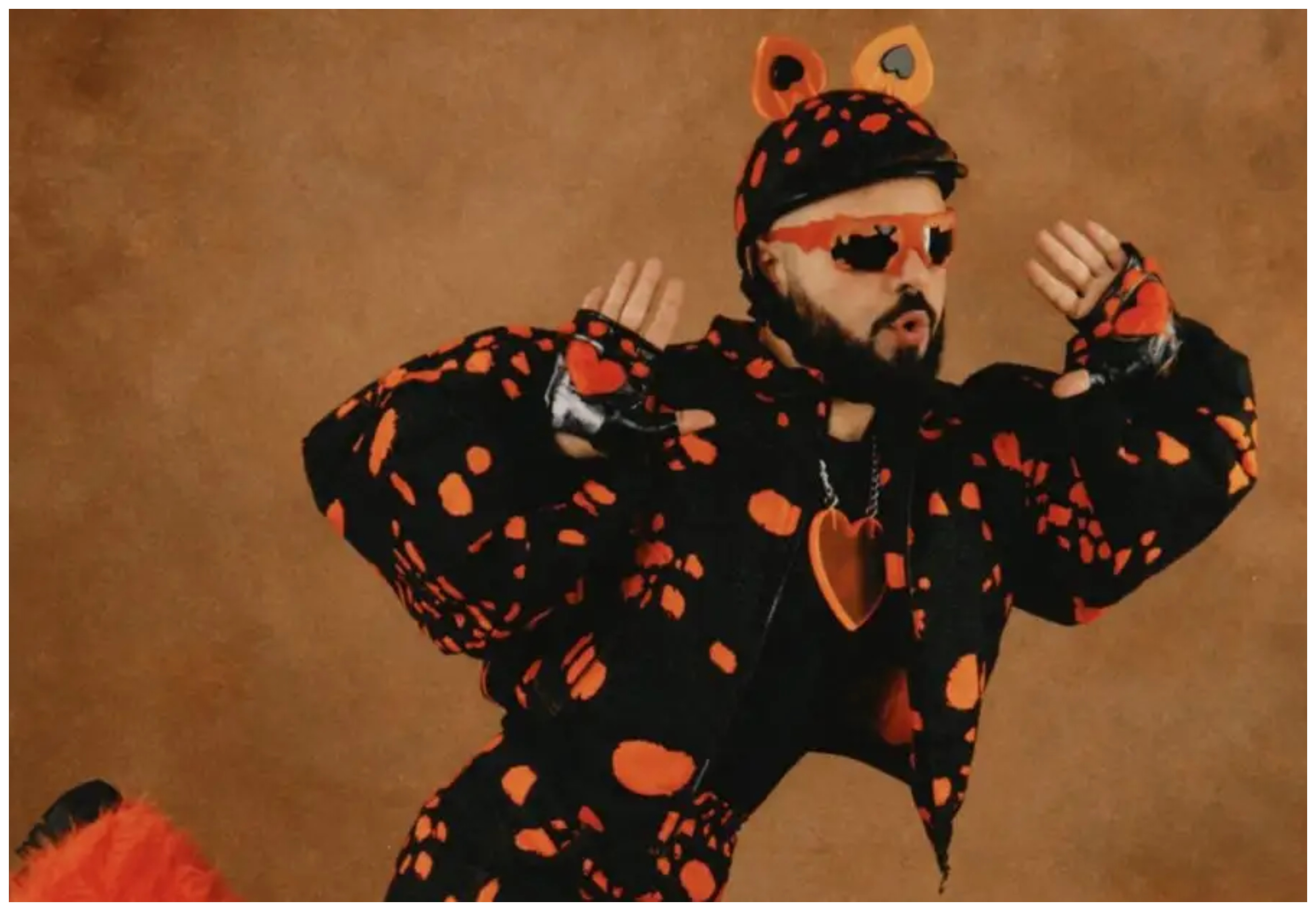 Ο Αkylas αποκάλυψε τον “κρυμμένο άσο” στο μανίκι του για την Eurovision – Το… ασανσέρ και ο Pac-Man