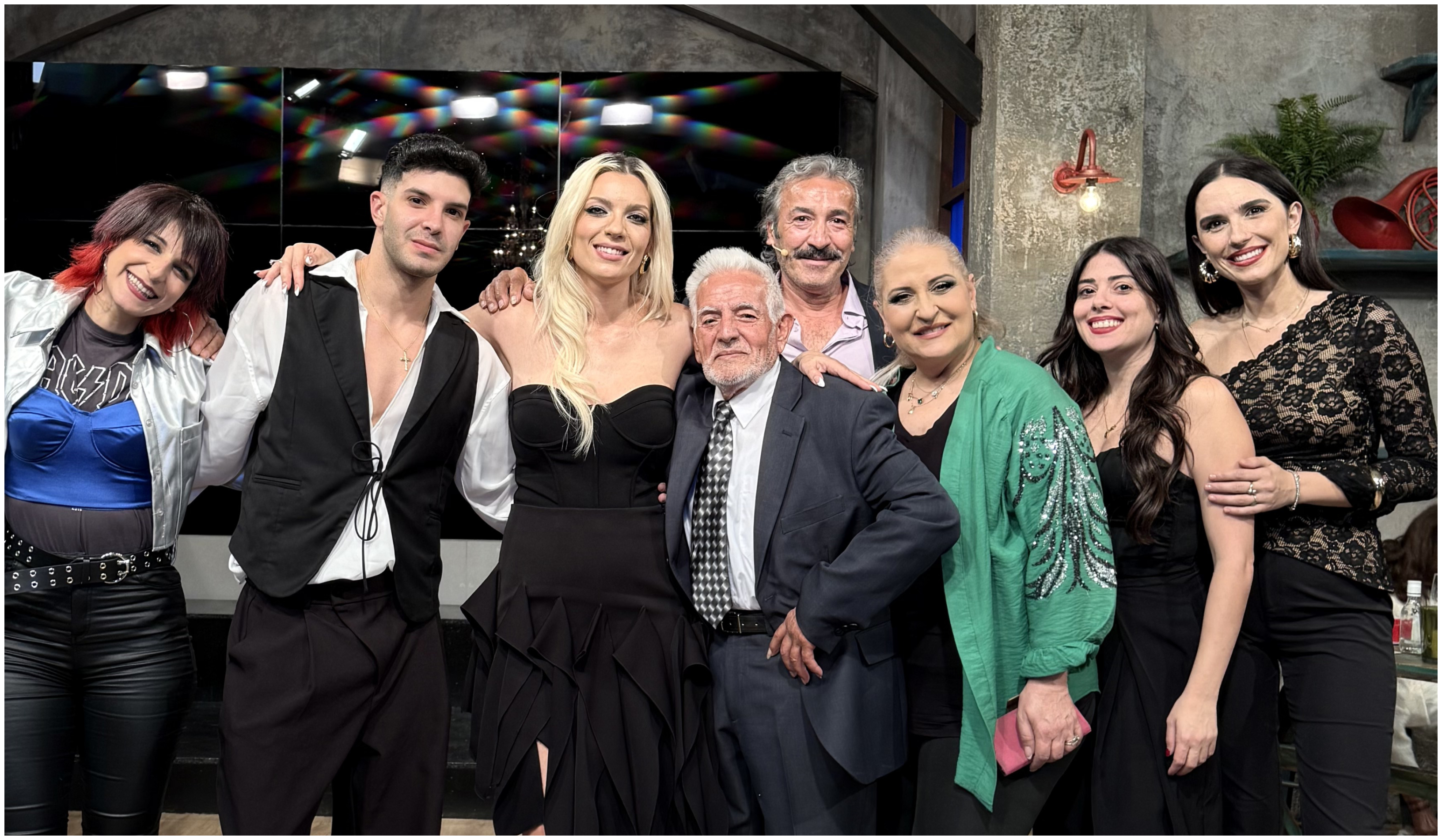 Απόψε η «Παραδοσιακή Βραδιά» με λαμπερούς καλεσμένους και ανεβασμένο κέφι