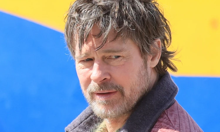 Αυτός είναι ο πασίγνωστος Έλληνας ηθοποιός που θα παίξει στο πλευρό του Μπραντ Πιτ στο The Riders (ΦΩΤΟ)