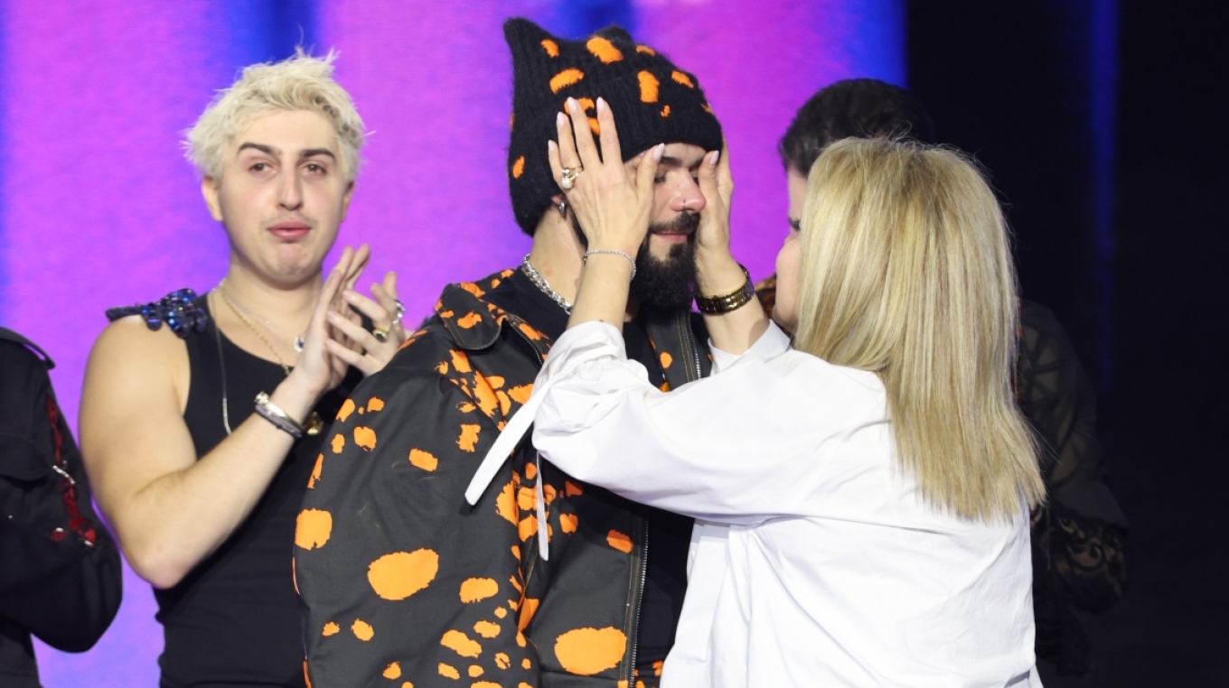 Συγκινεί ο Ακύλας για τη μητέρα του: “Στα 17 ήρθε από τη Γεωργία με ένα μωρό στην αγκαλιά…”