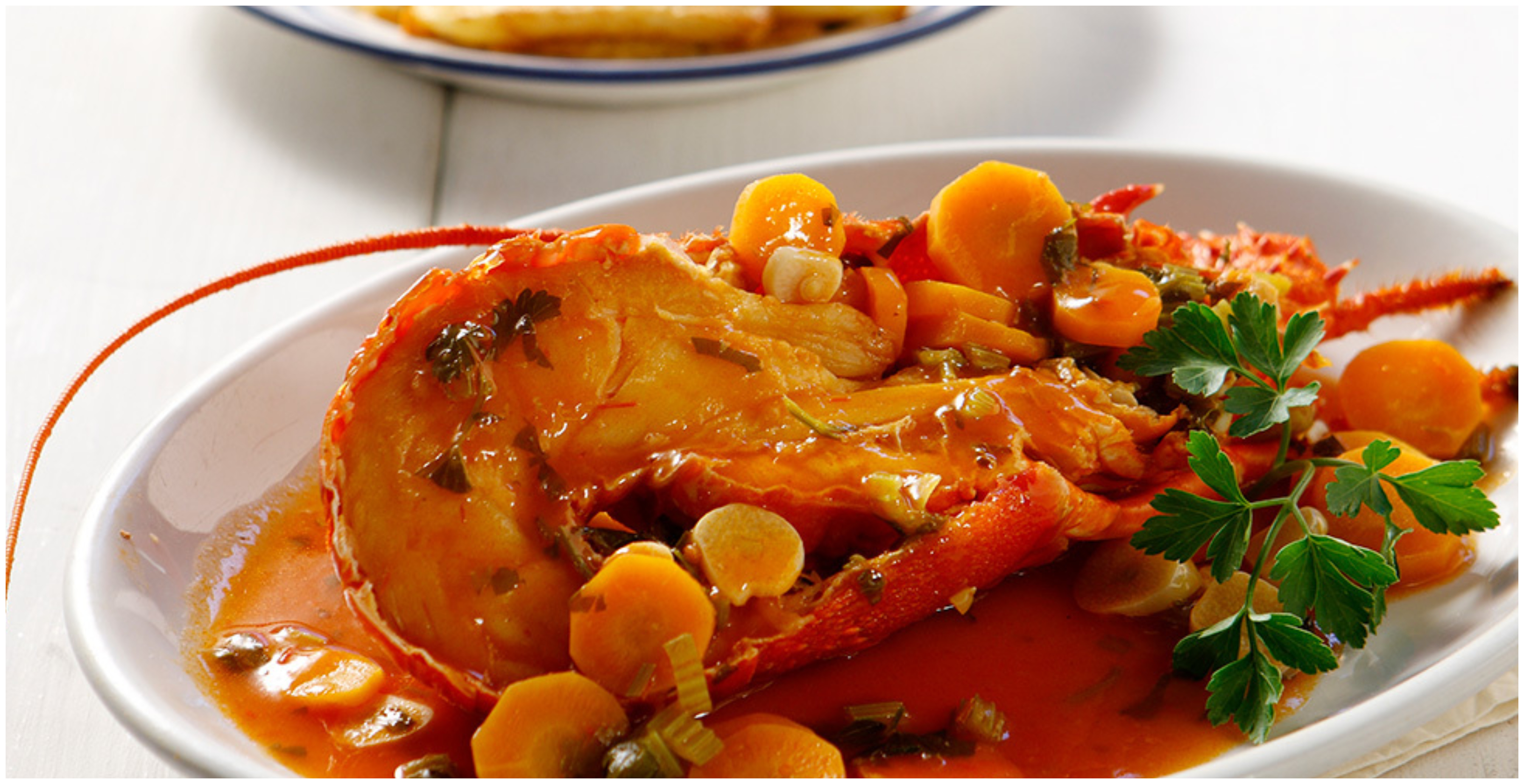 Η πιο νόστιμη συνταγή για αστακό με σάλτσα ντομάτας