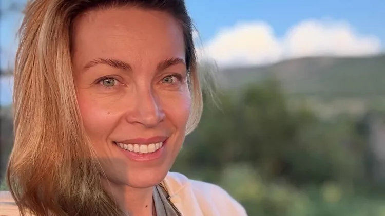 Μαριέττα Χρουσαλά: Κολύμπησε με λευκούς καρχαρίες – Οι εικόνες που κόβουν την ανάσα