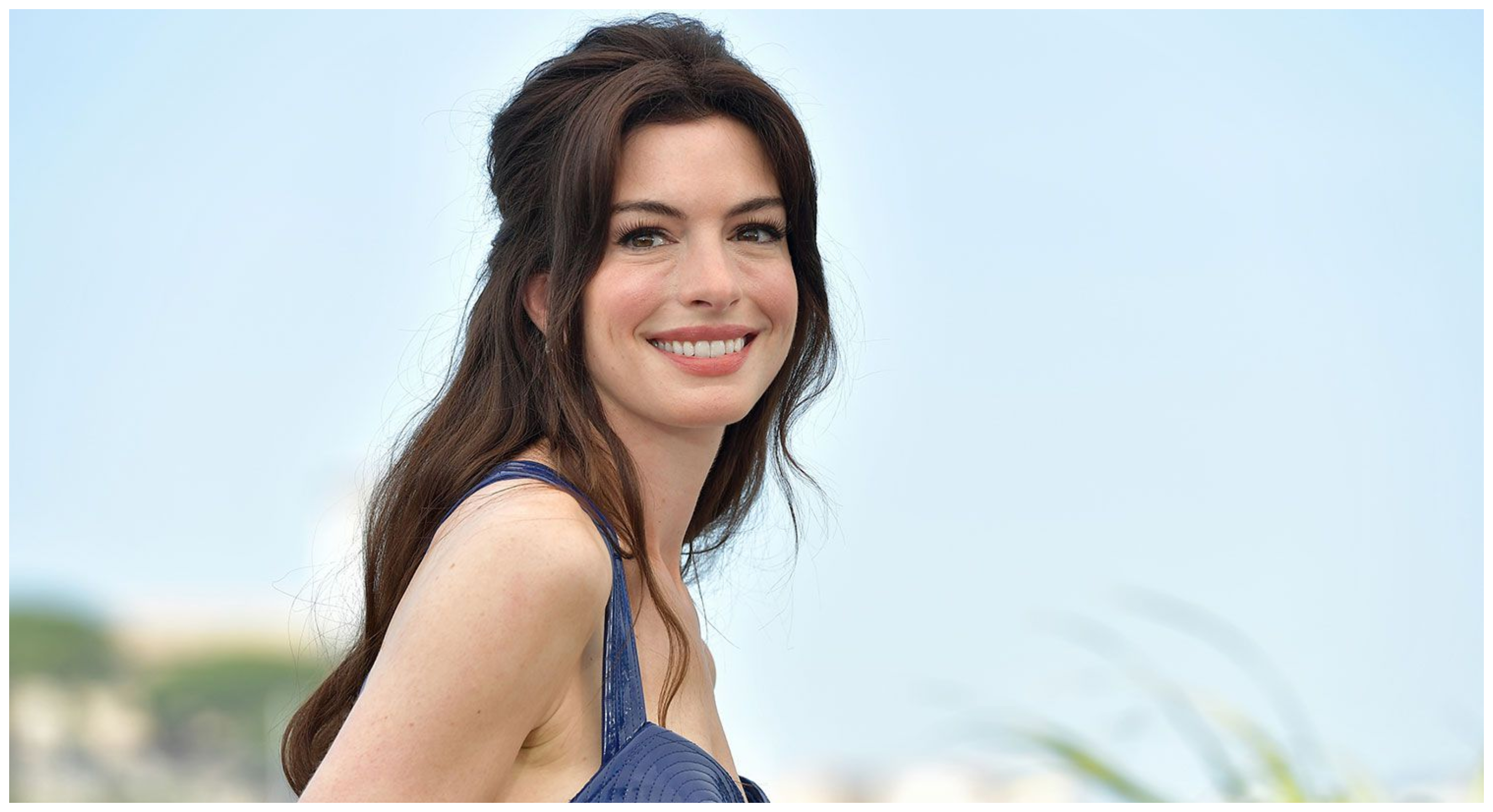Μαύροι κύκλοι κάτω από τα μάτια: Τα tips της facialist της Anne Hathaway που κάνουν τη διαφορά