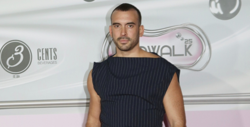 Ιάσονας Μανδηλάς για την πρόταση γάμου στον σύντροφό του: Ο μπαμπάς μου άνοιξε σαμπάνια και του είπε «τώρα είμαστε οικογένεια»