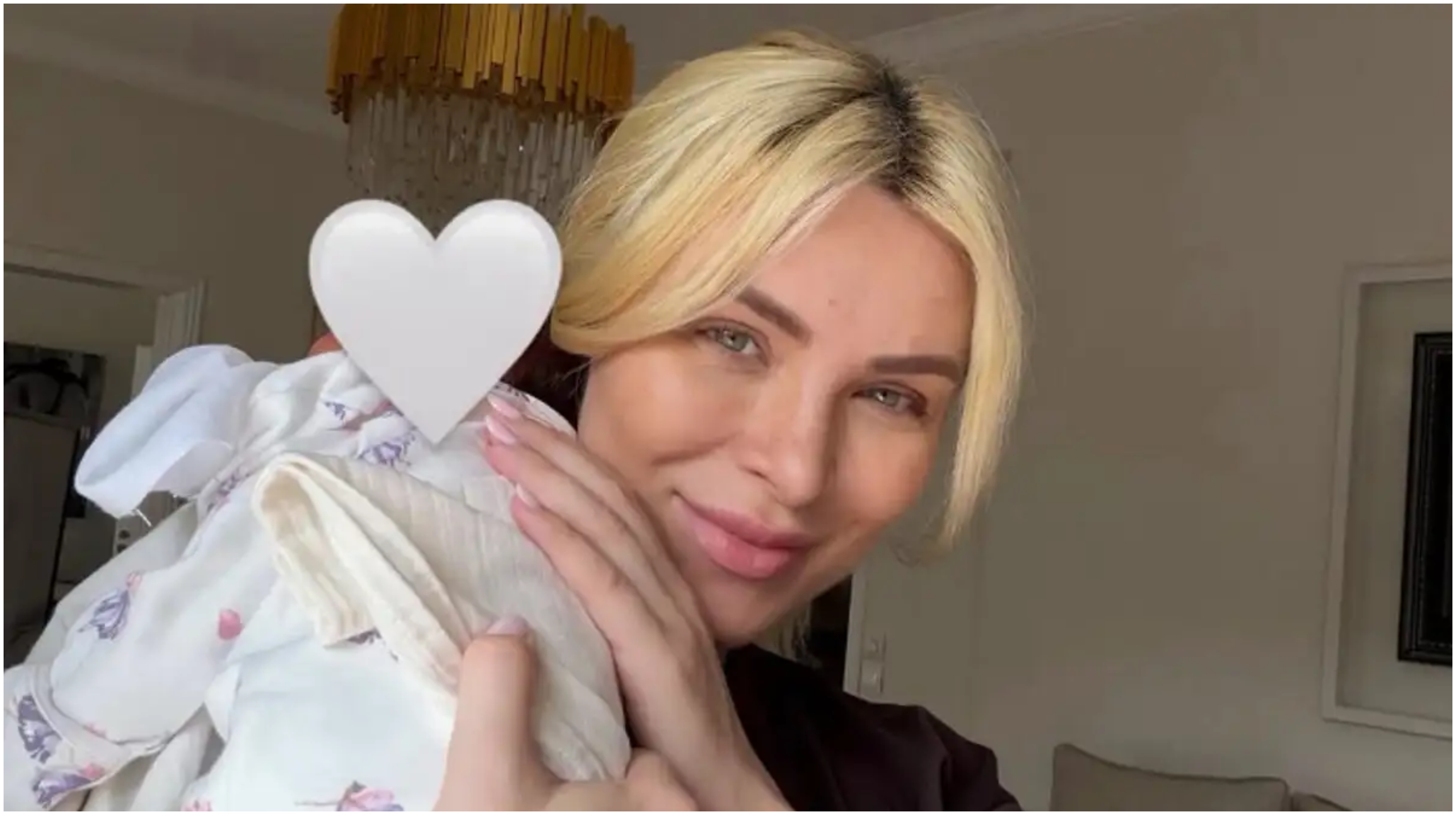 Έξαλλη η Καινούργιου: Κινείται νομικά γι’ αυτήν την φωτογραφία με το ψεύτικο μωρό (ΦΩΤΟ)