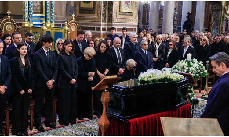 «Επώνυμοι εκμεταλλεύτηκαν την κηδεία της Μαρινέλλας και την παρουσία από τις κάμερες για να φανούν» (ΒΙΝΤΕΟ)