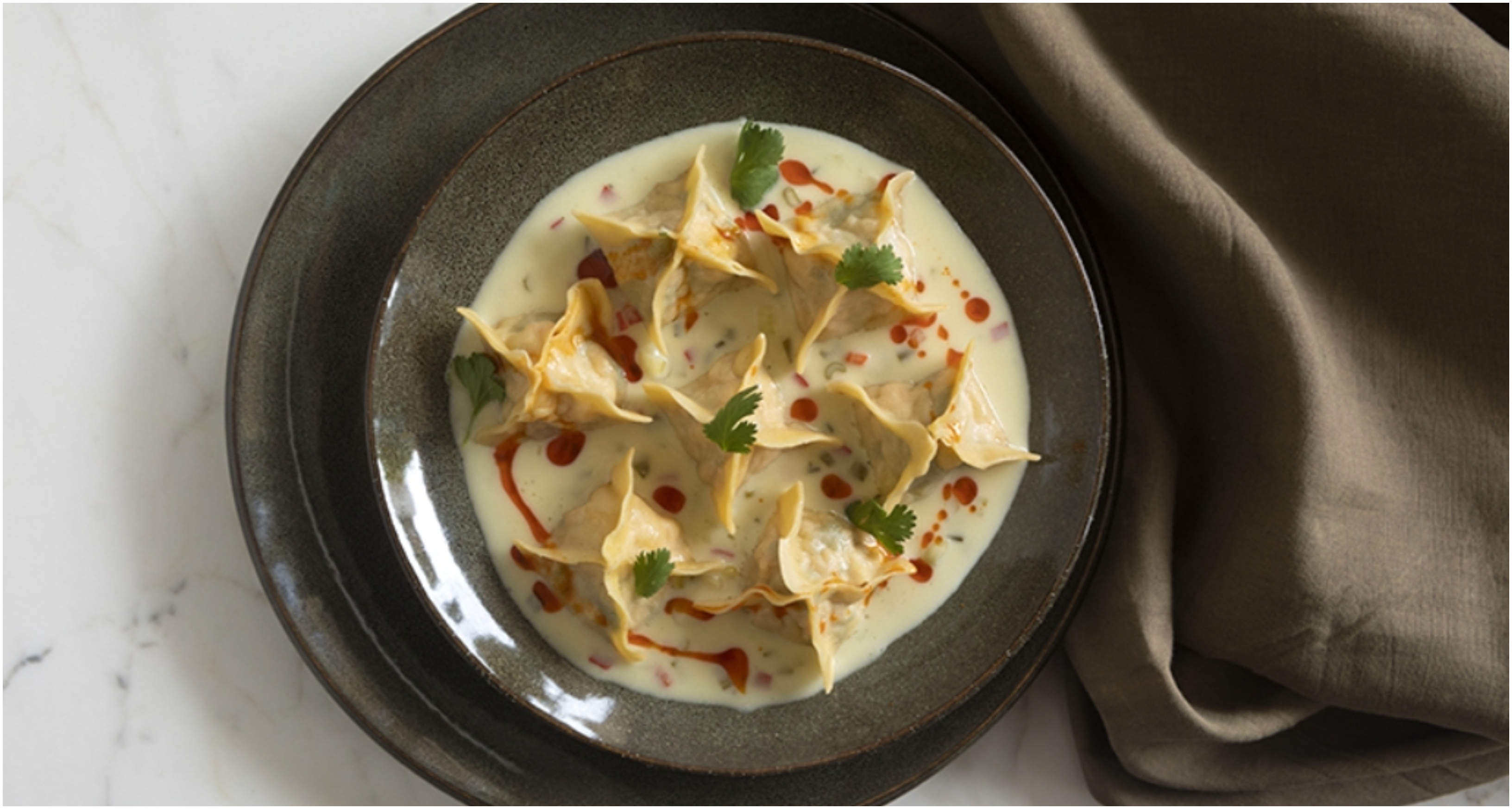 Νόστιμη συνταγή για fagottini με γαρίδες και σάλτσα καρύδας