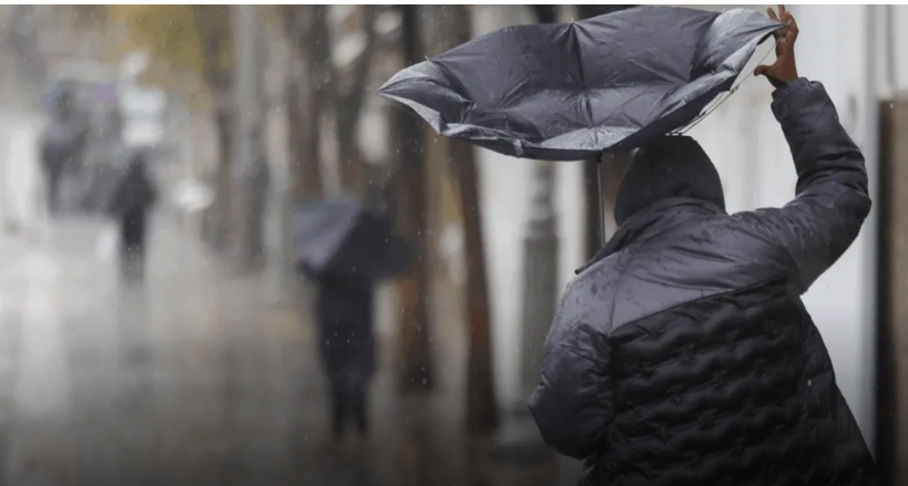 Με βροχές και καταιγίδες κάνει ποδαρικό ο Μάης, έρχεται ενισχυμένο πεδίο ανέμων και «βουτιά» της θερμοκρασίας