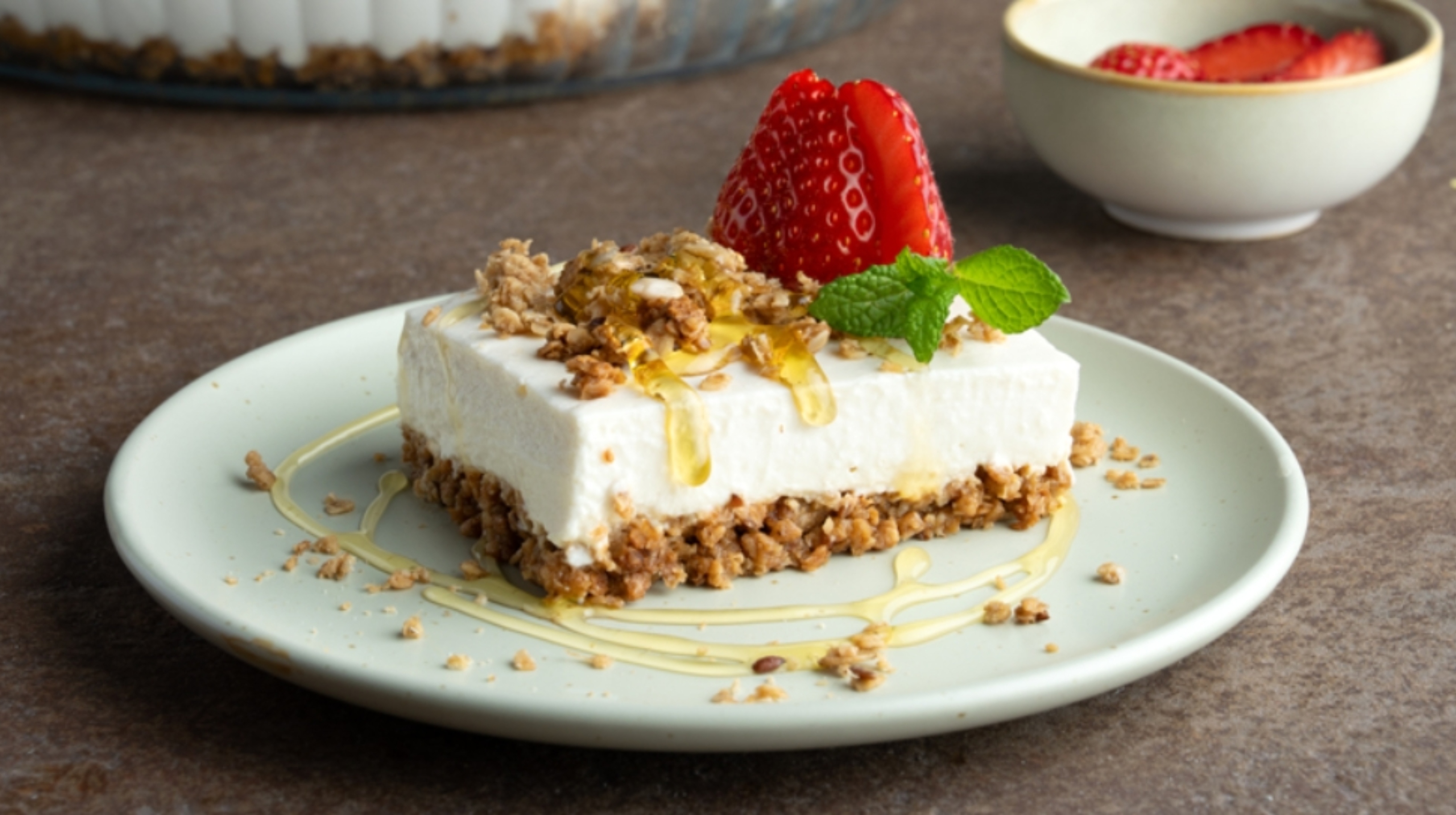 Εύκολη συνταγή για healthy γλυκό ψυγείου με γκρανόλα