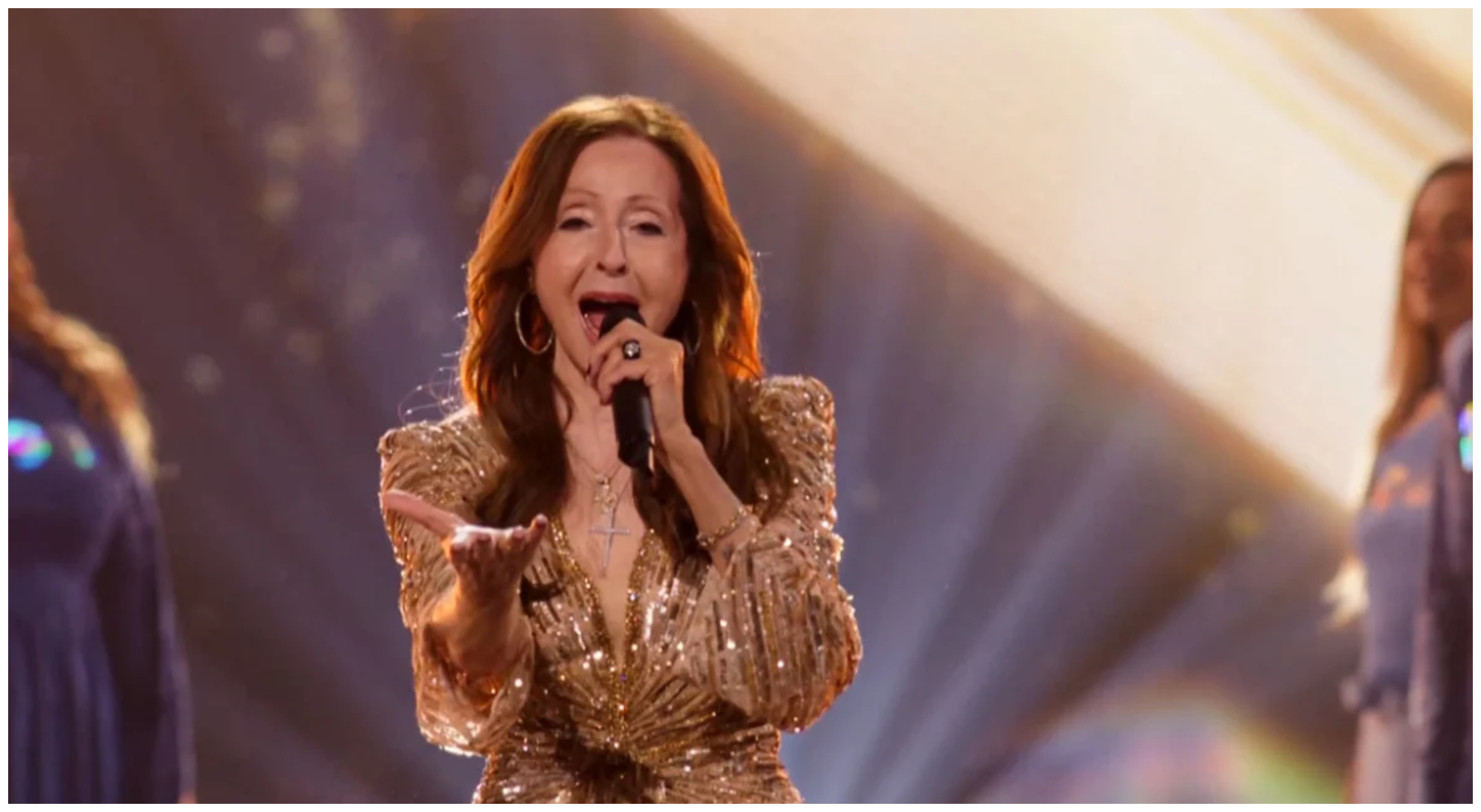 Eurovision 2026: Αποθέωση για τη Βίκυ Λέανδρος στο opening του Α’ Ημιτελικού (ΒΙΝΤΕΟ)