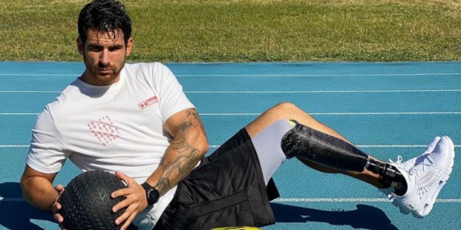 Συγκινεί ο Ετεοκλής Παύλου: – «Ζήτησαν την άδεια της μητέρας μου για να μου κόψουν το πόδι»