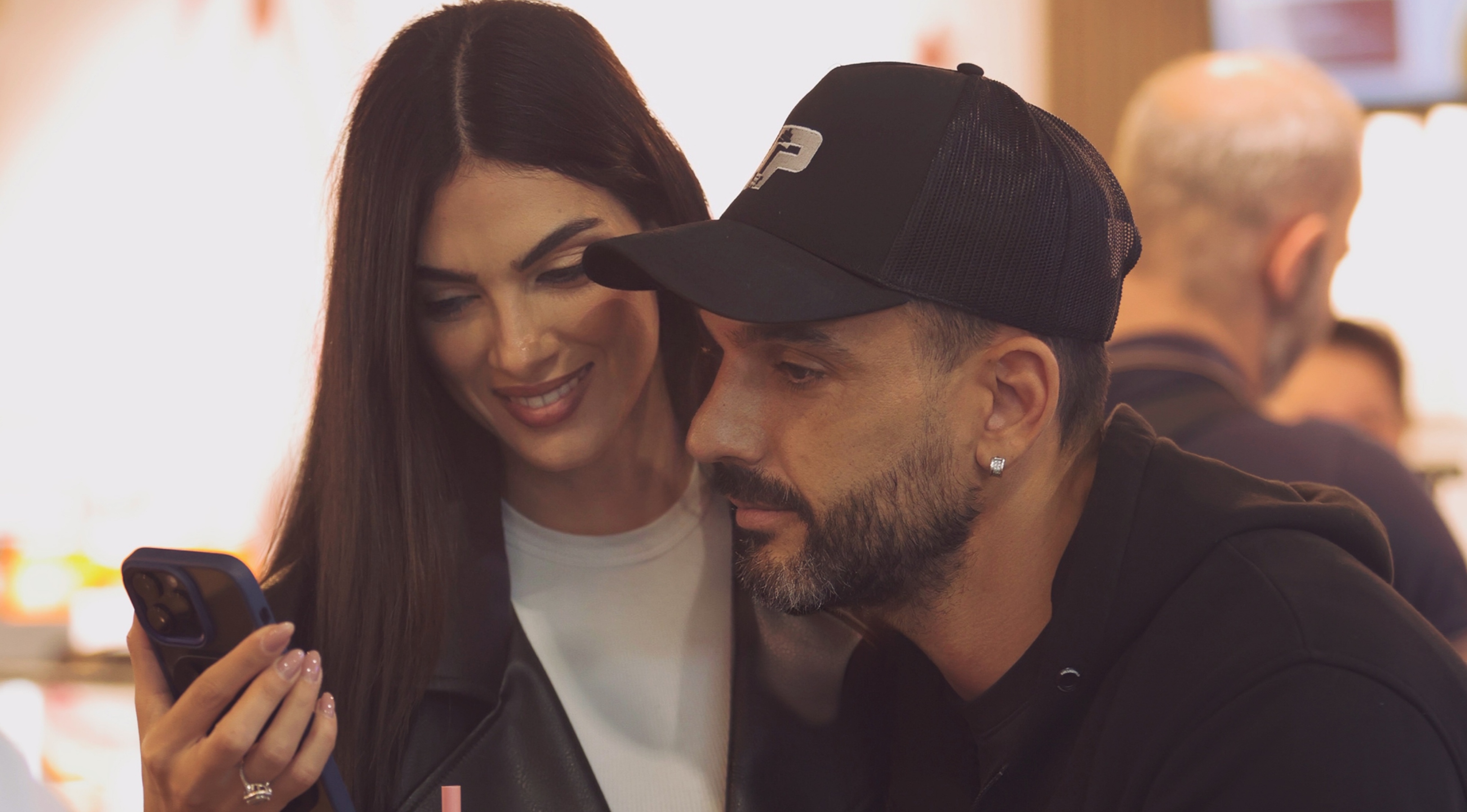 Hello! Paparazzi: H Άντρεα Κυριάκου & ο Γιώργος Μερκής πάνε Κάννες – Το γλυκό τετ α τετ (ΦΩΤΟ)