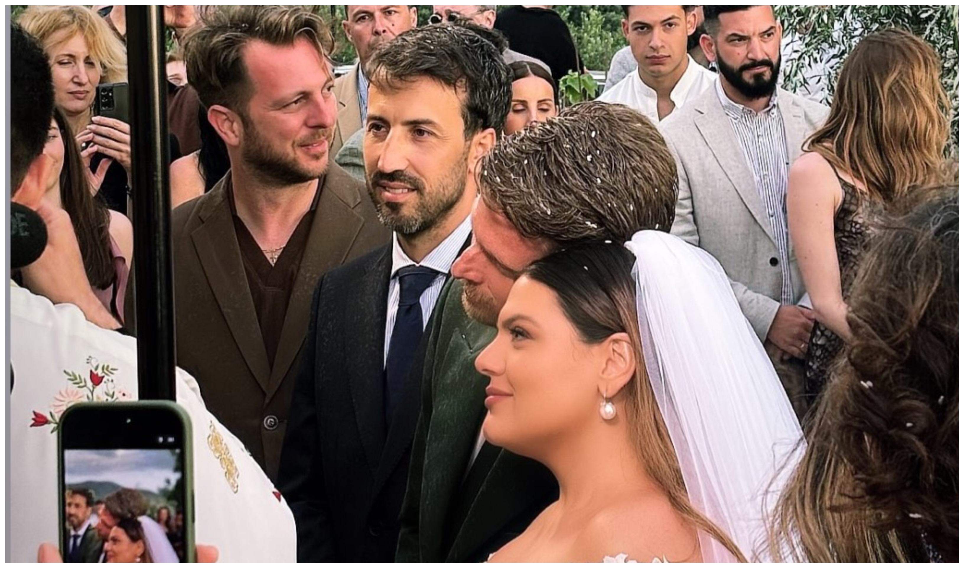 Δανάη Μπάρκα & Φάνης Μπότσης: Αυτοί είναι οι 3 κουμπάροι του γάμου τους (ΦΩΤΟ)