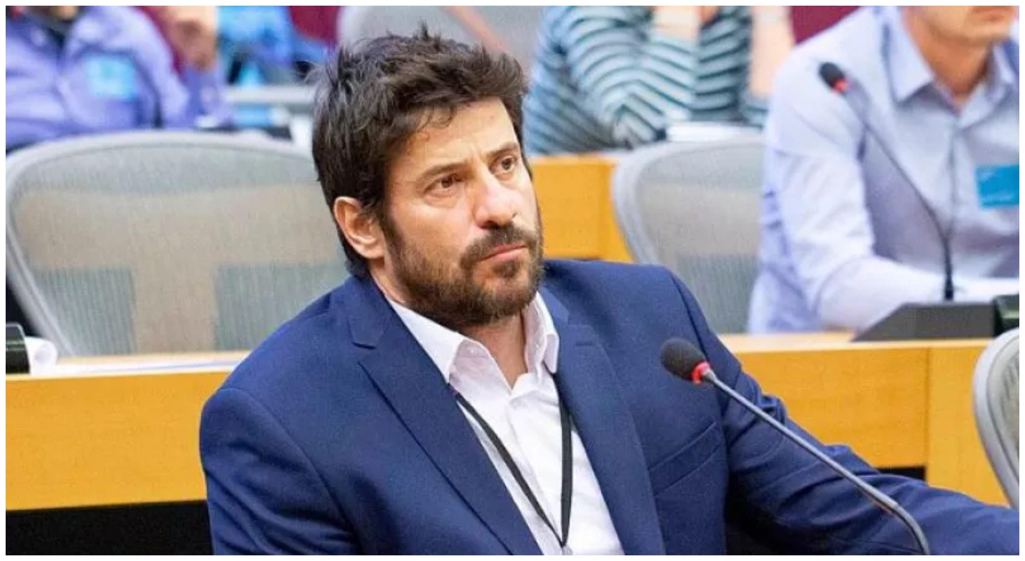 Αλέξης Γεωργούλης: Η επιστροφή στο θέατρο & η μεγάλη αλλαγή στην εμφάνιση (ΦΩΤΟ)