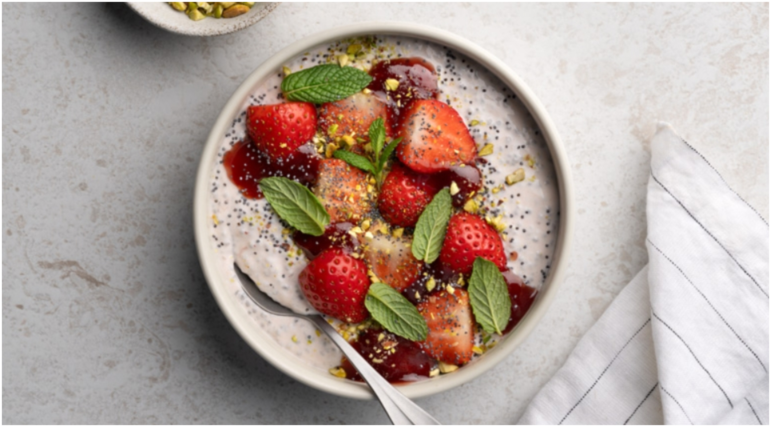 Συνταγή για chia bowl με μαρμελάδα φράουλα