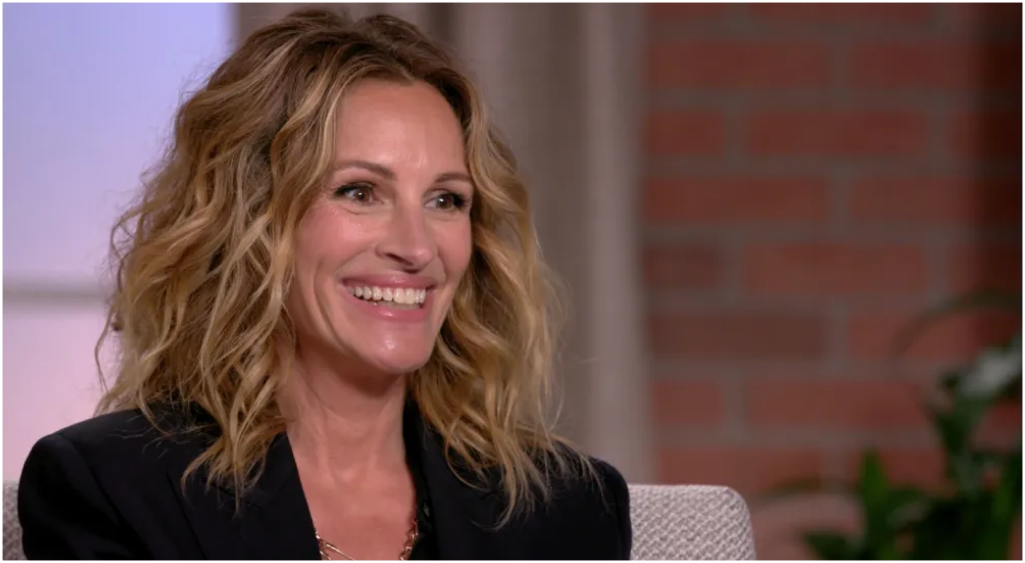 Julia Roberts: H σπάνια εμφάνιση με τον μεγάλο της γιο και το look που αγαπήσαμε (ΦΩΤΟ)