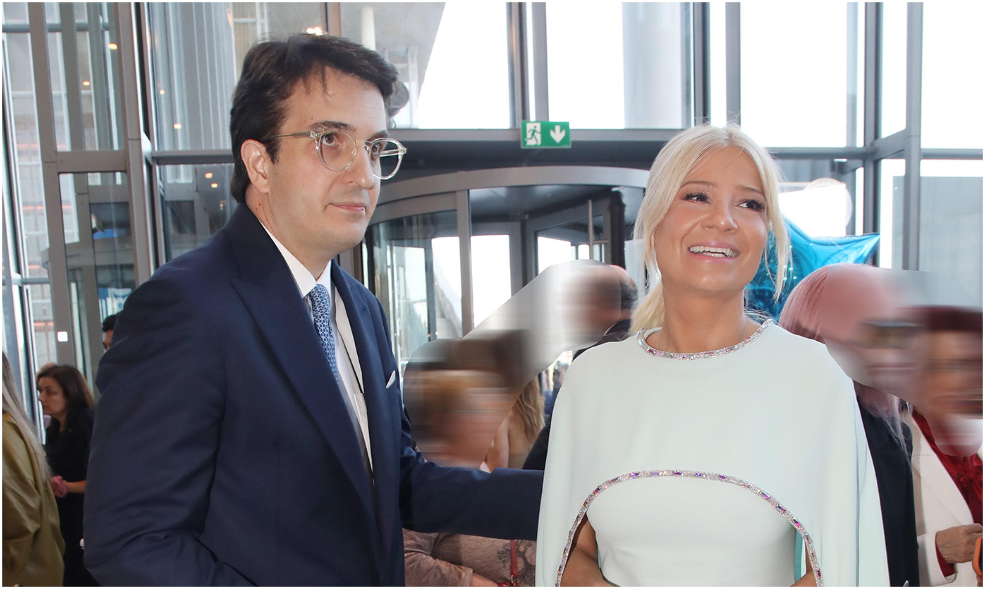 Φαίη Σκορδά & Αλέξανδρος Αθανασιάδης: Τα γλυκά βλέμματα και τα τρυφερά τετ α τετ στην Πάρο (ΦΩΤΟ) 
