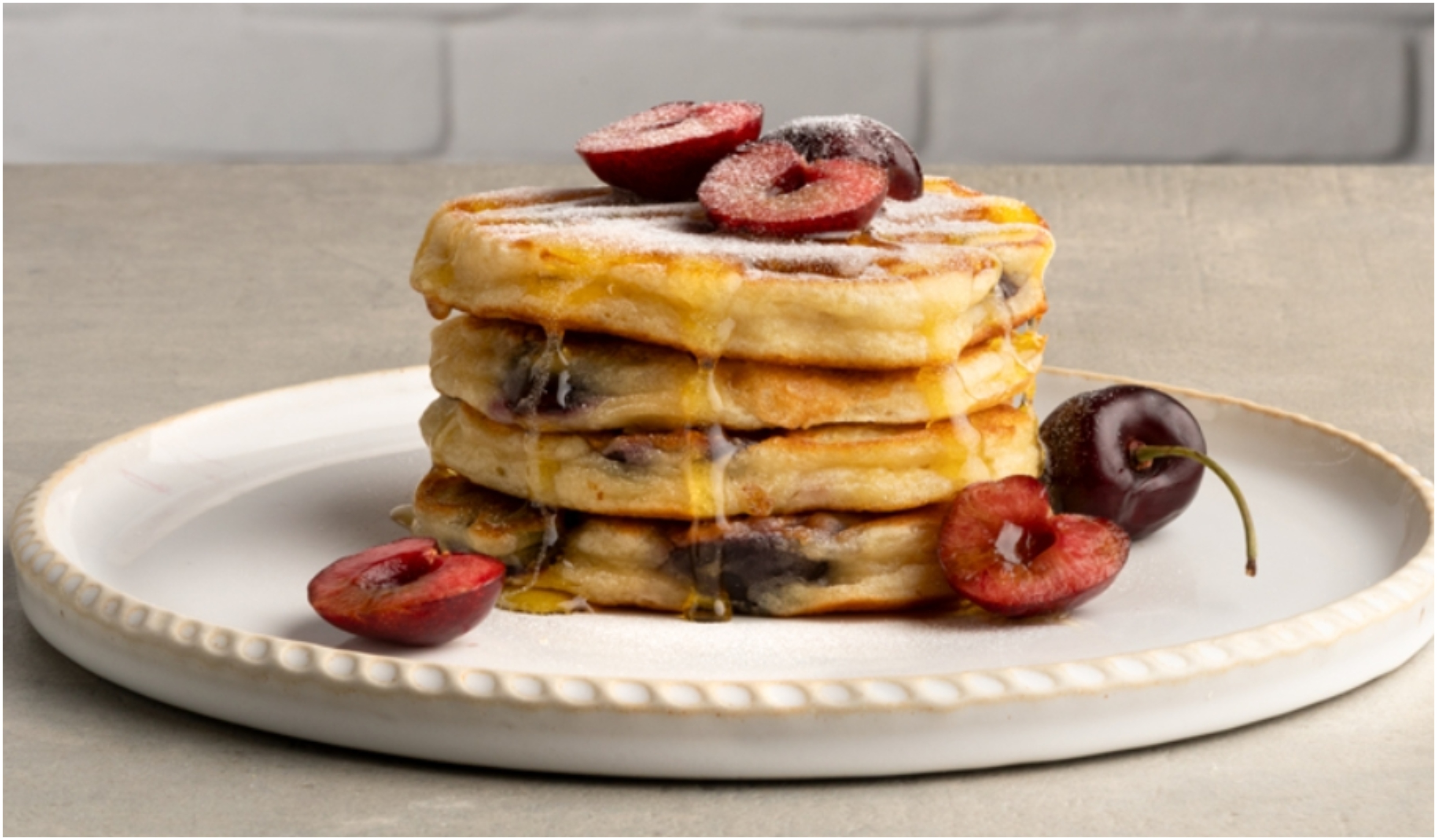 Λαχταριστή συνταγή για pancakes με κεράσια