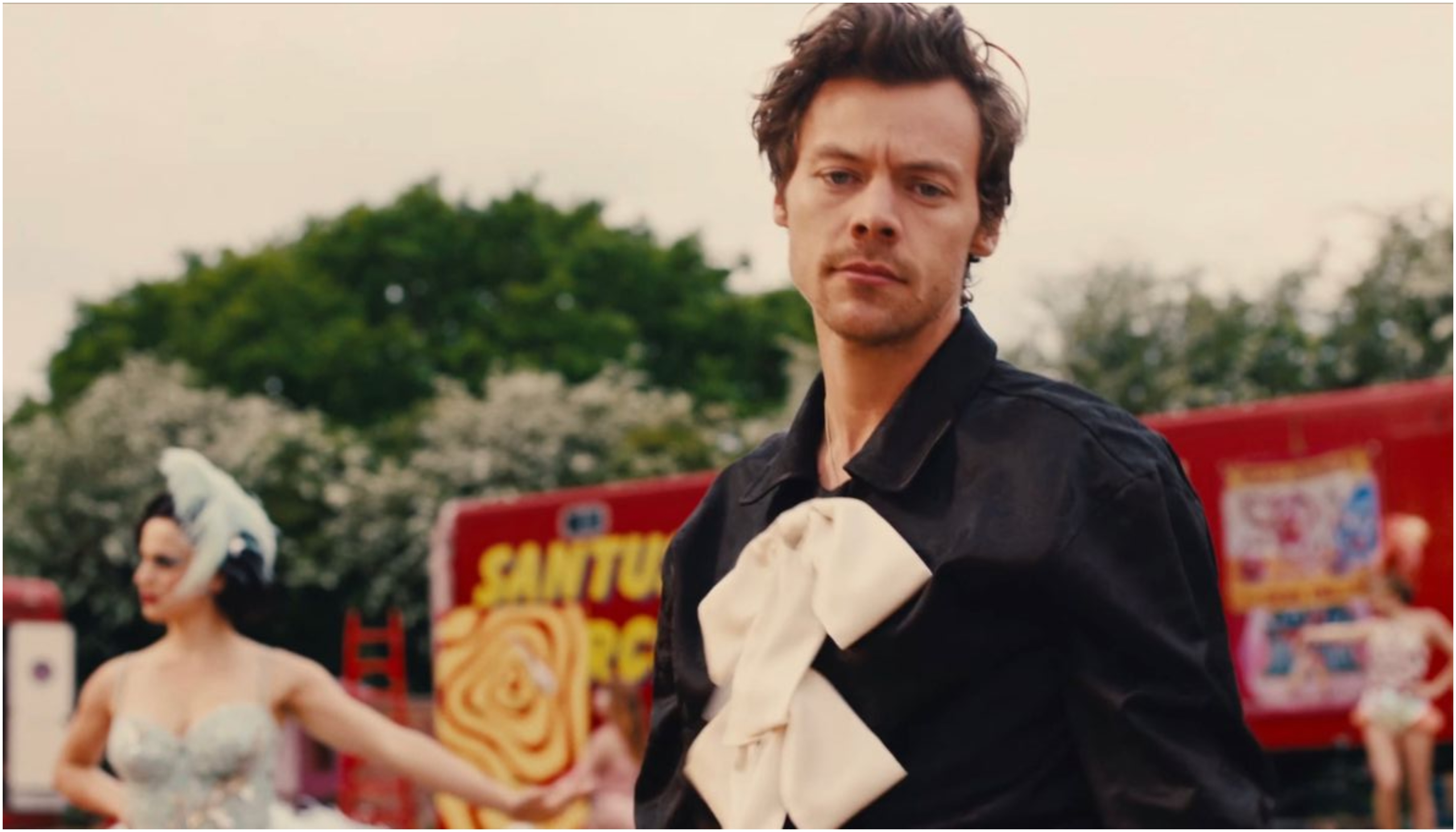 Απίστευτο περιστατικό σε συναυλία του Harry Styles με Ελληνίδα fan – Tι συνέβη; (BINTEO)