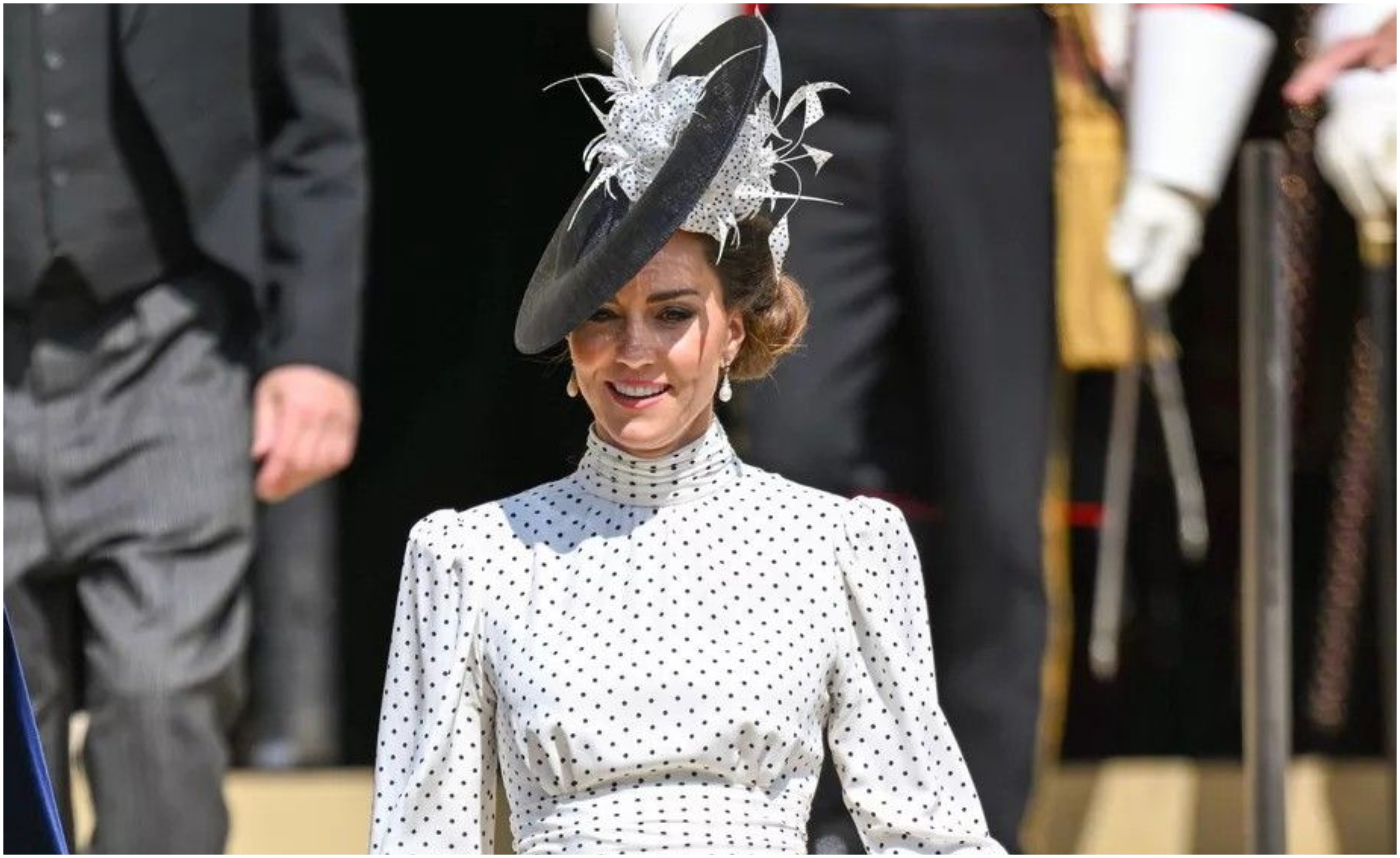 Kate Middleton: H εμφάνιση της πριγκίπισσας  με κόκκινο πουά φόρεμα – Αυτόν τον οίκο τίμησε (ΦΩΤΟ)