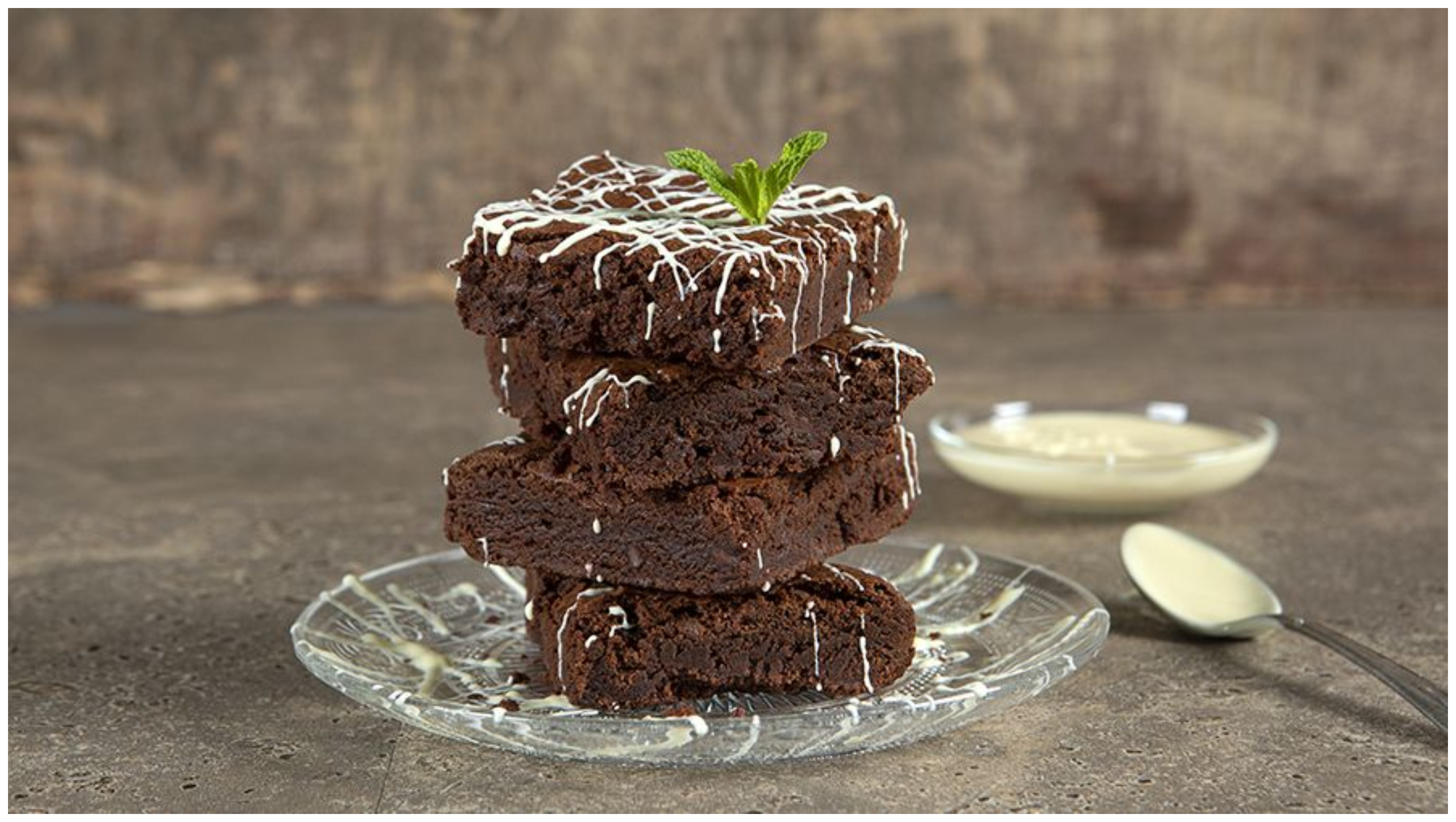 Τα πιο σοκολατένια brownies που έχεις δοκιμάσει ποτέ – Έτοιμα σε λίγα λεπτά