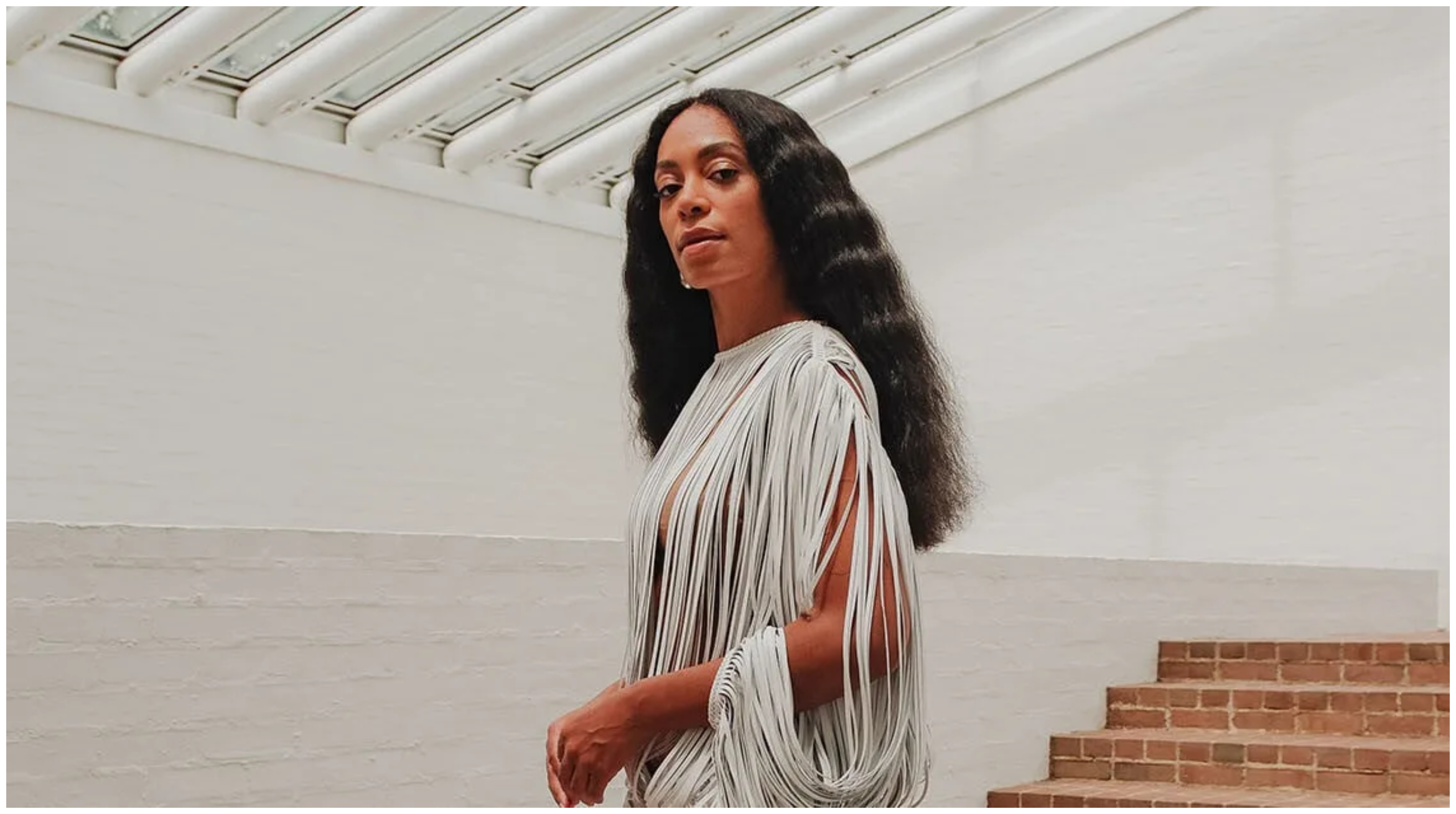 Η Solange Knowles φόρεσε Calvin Klein Collection στο The Glass House